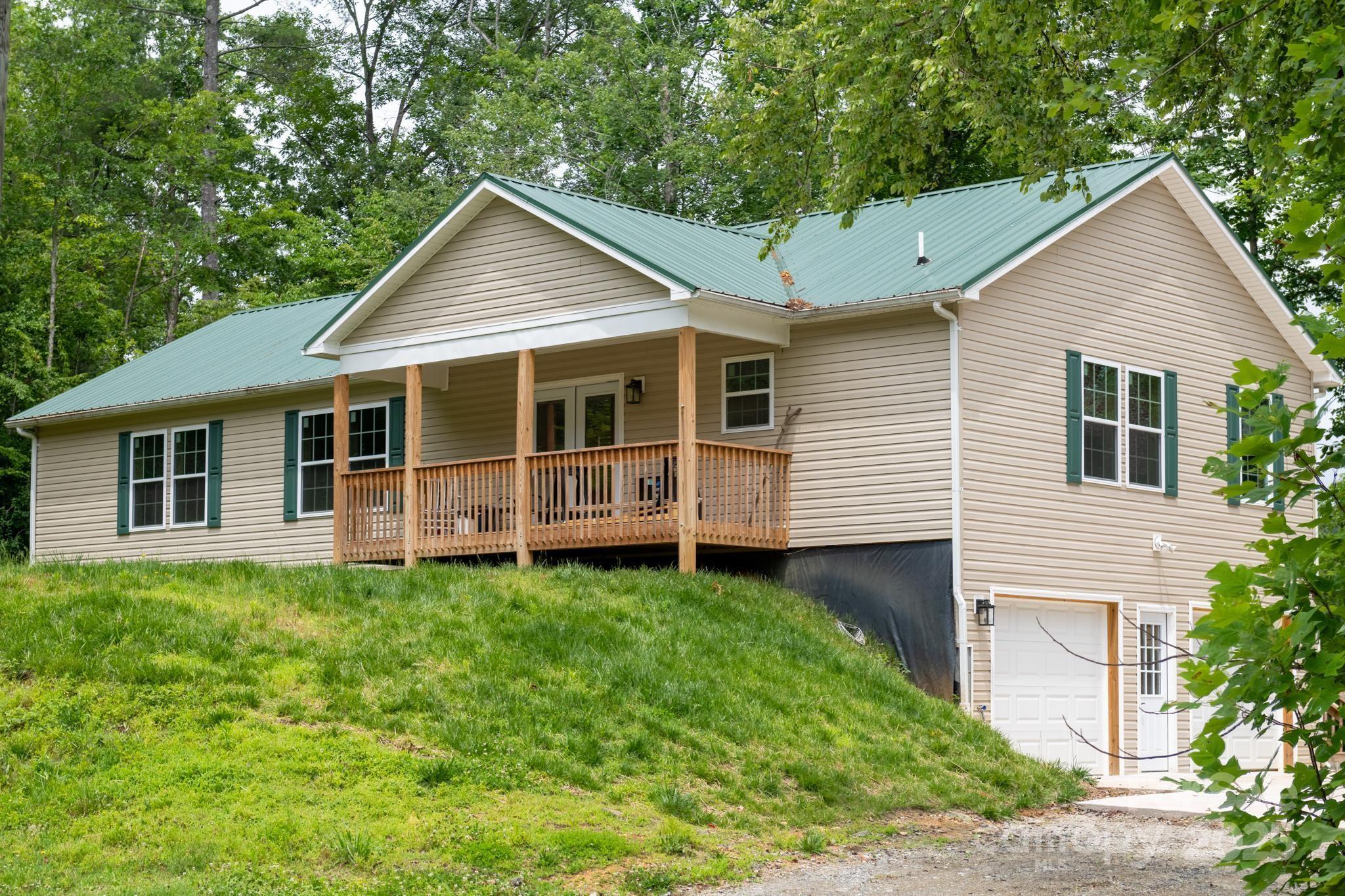 1036 Williamsburg Drive Property Photo 1