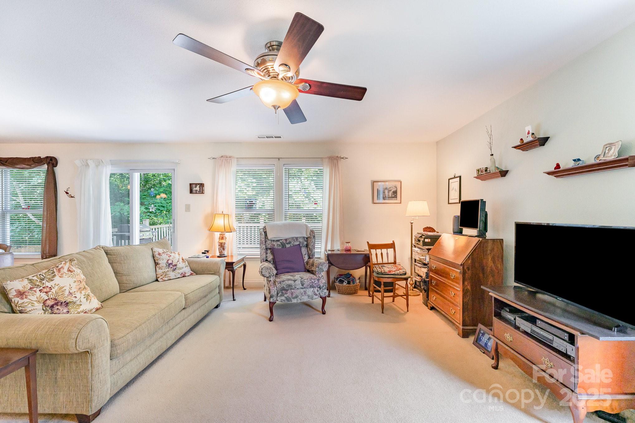 4462 Kellybrook Drive Property Photo 1