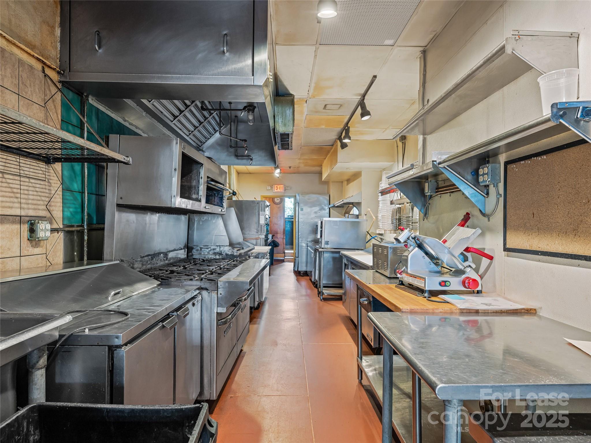 40 Wall Street Property Photo 23