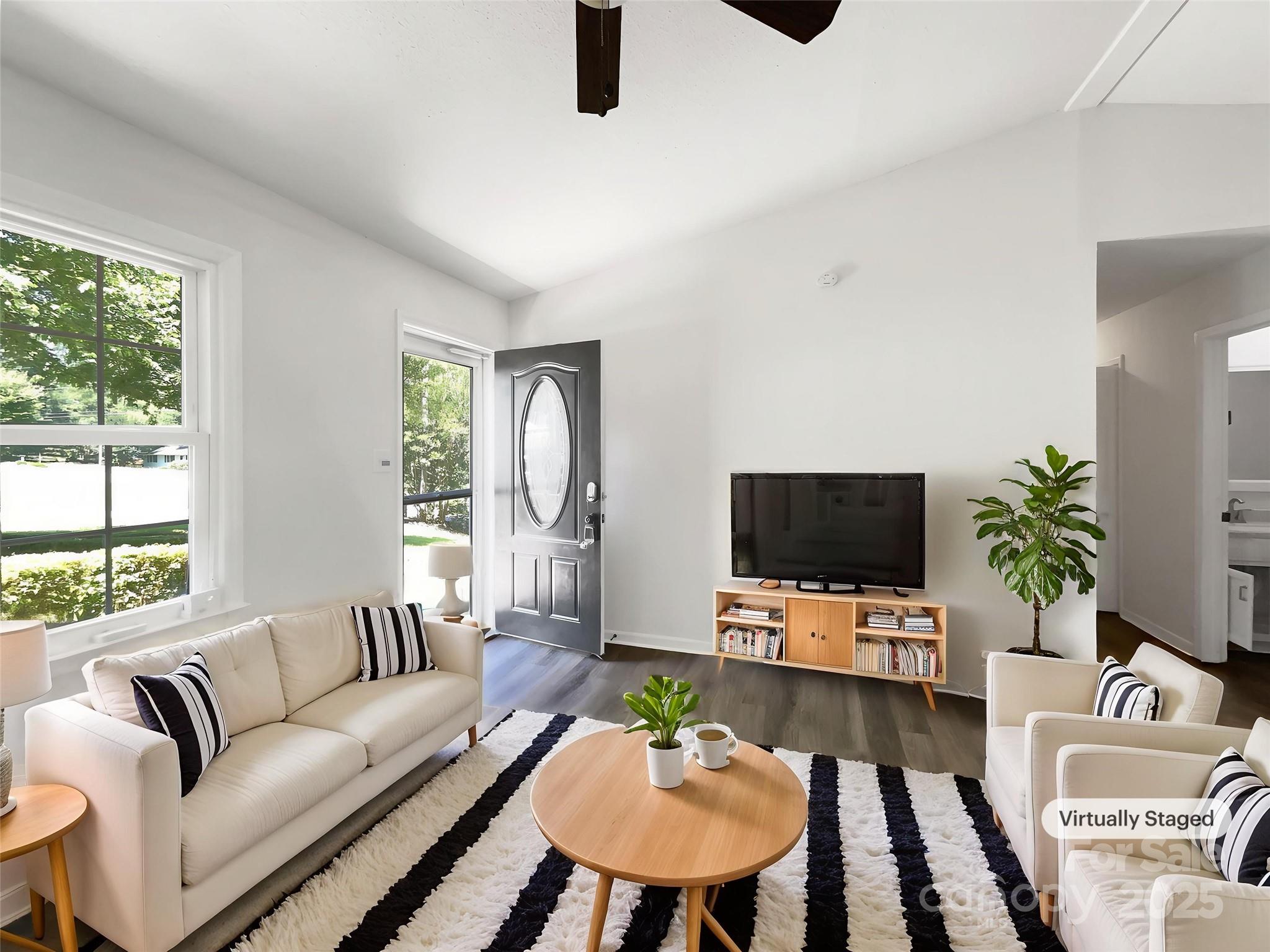 4903 Jamee Drive Property Photo 2