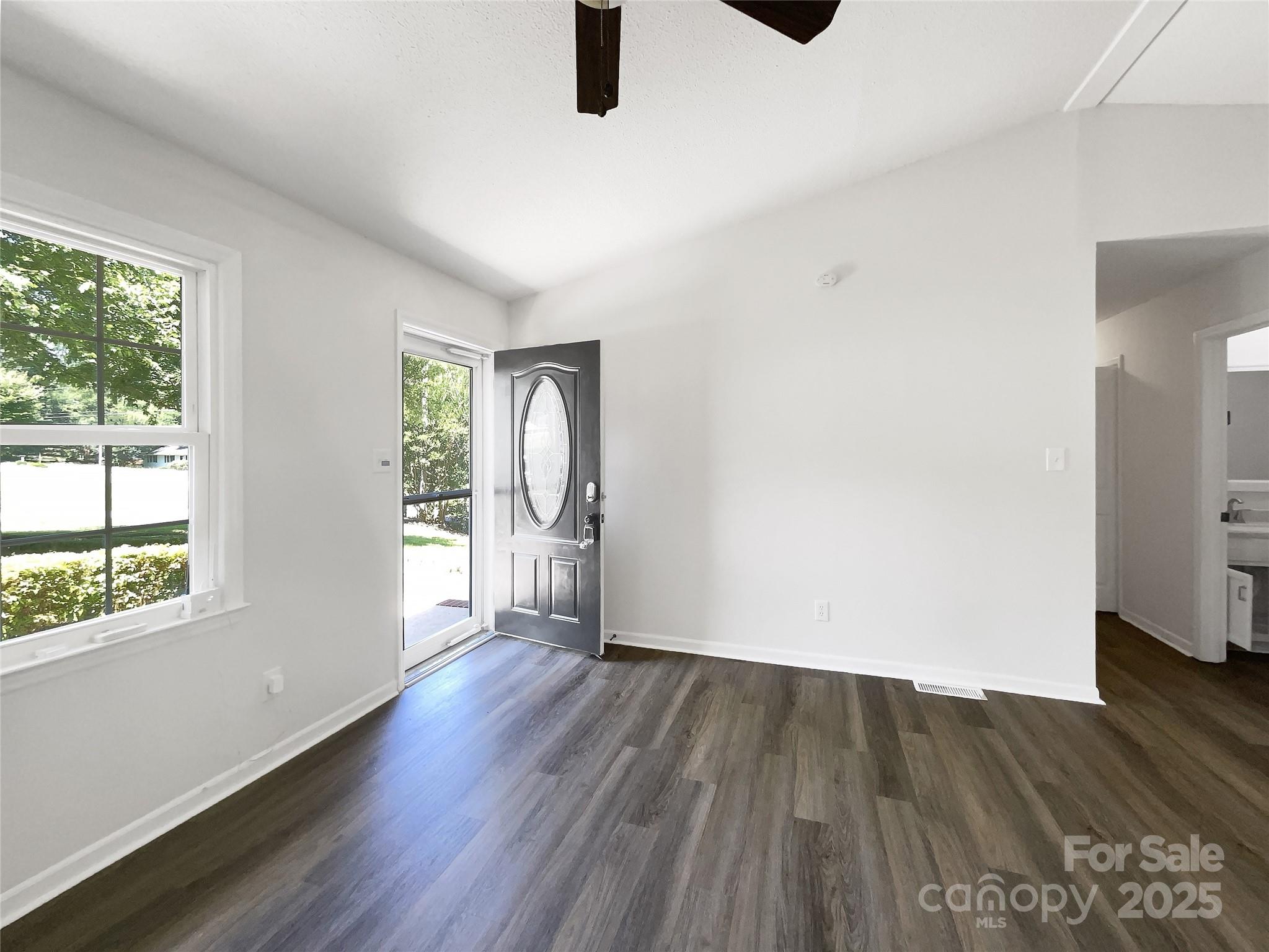 4903 Jamee Drive Property Photo 3