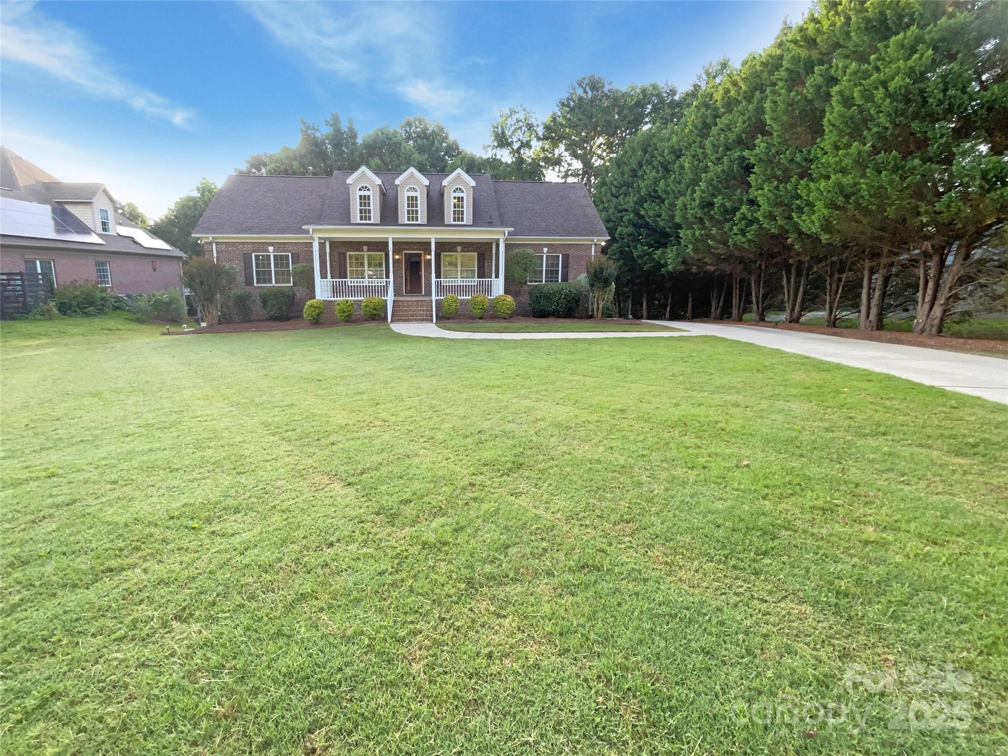 1228 N Dobys Bridge Road Property Photo 1