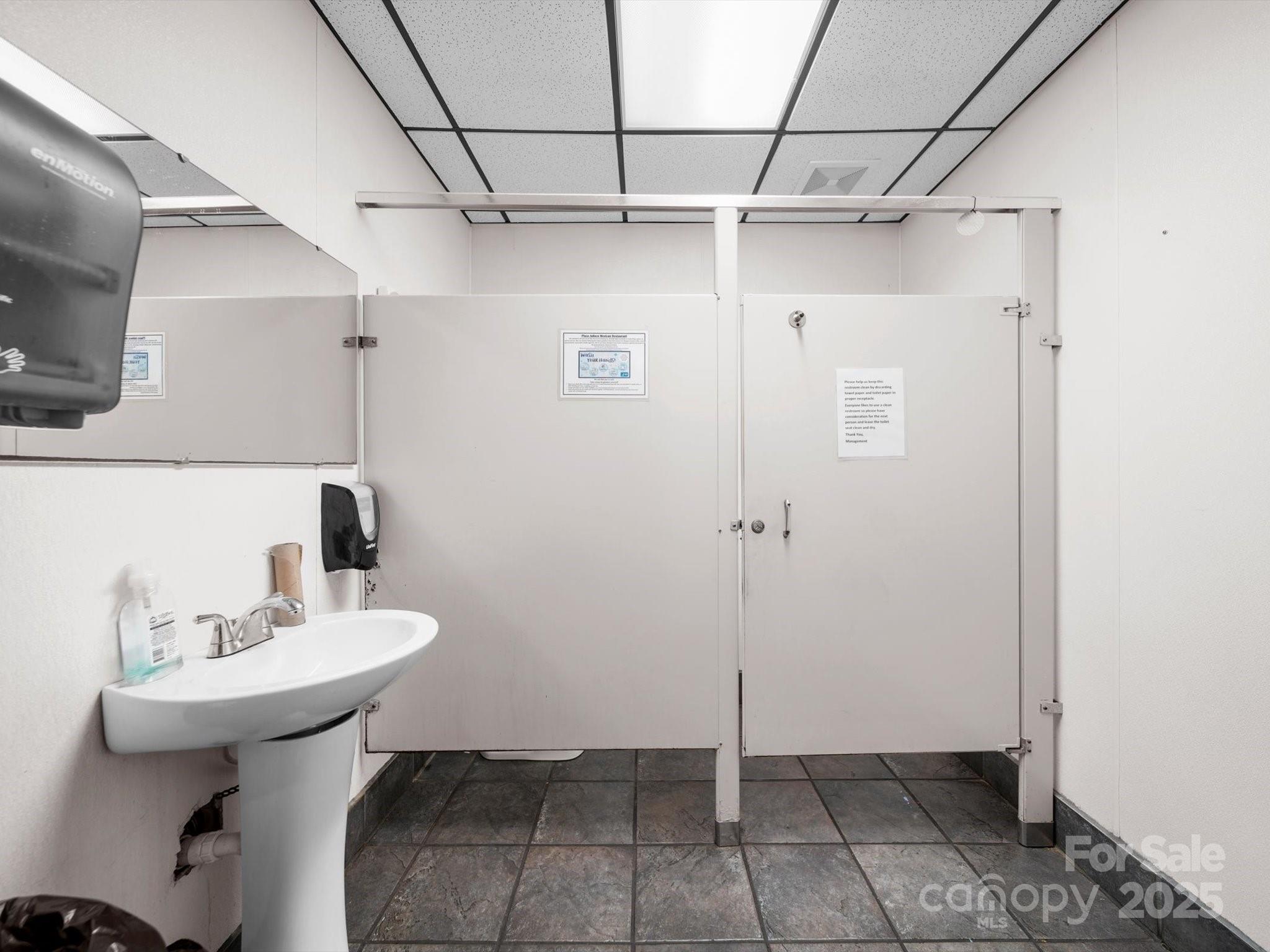 450 E Caswell Street Property Photo 6