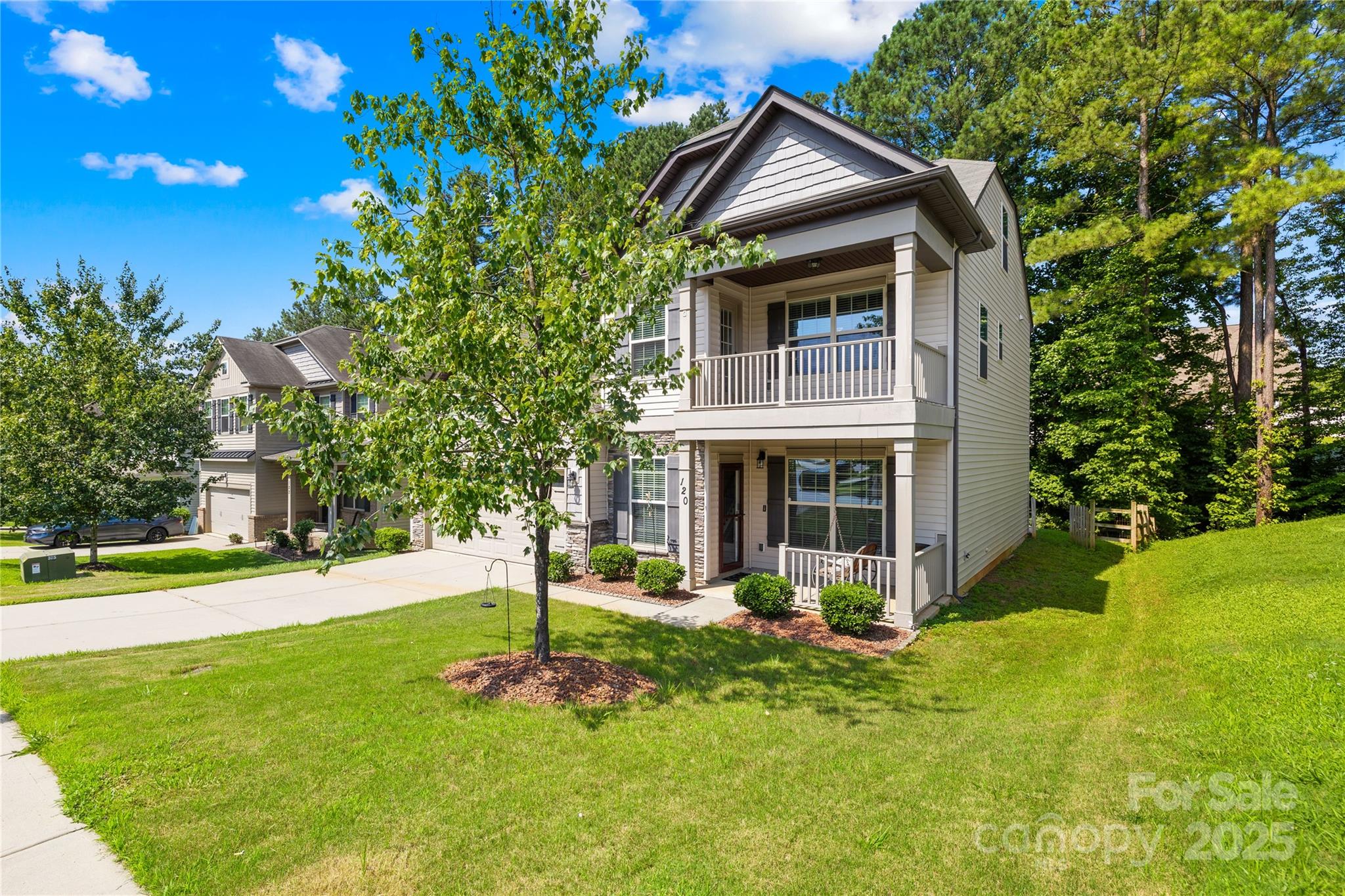 120 Carolinian Drive Property Photo 2