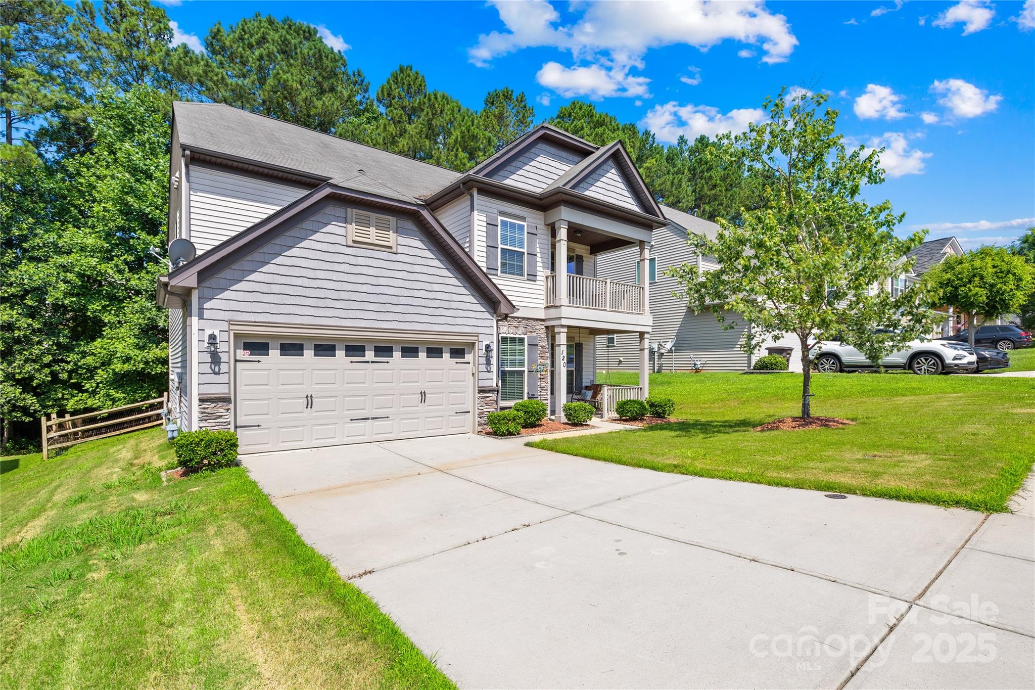 120 Carolinian Drive Property Photo 3