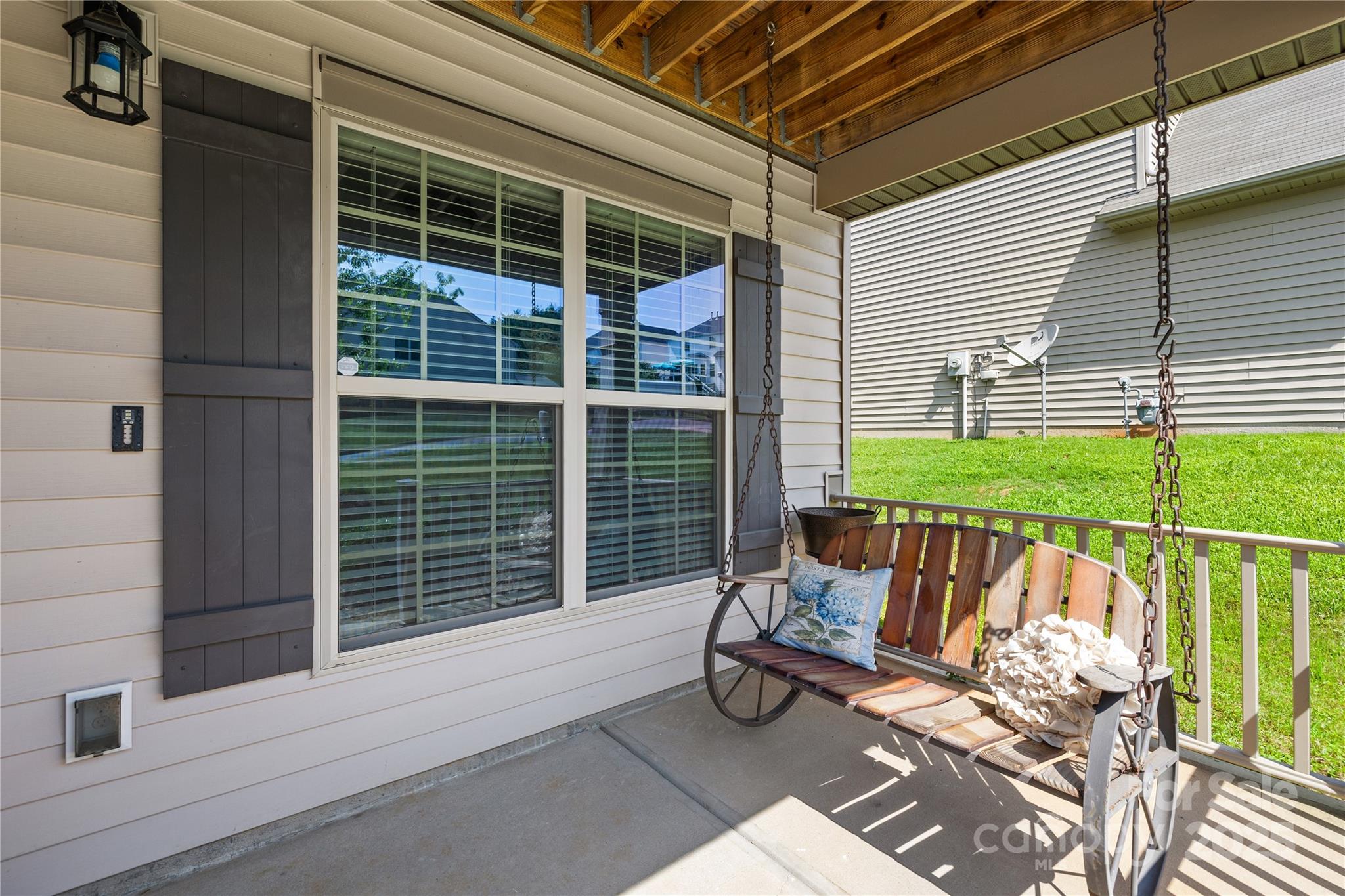 120 Carolinian Drive Property Photo 4