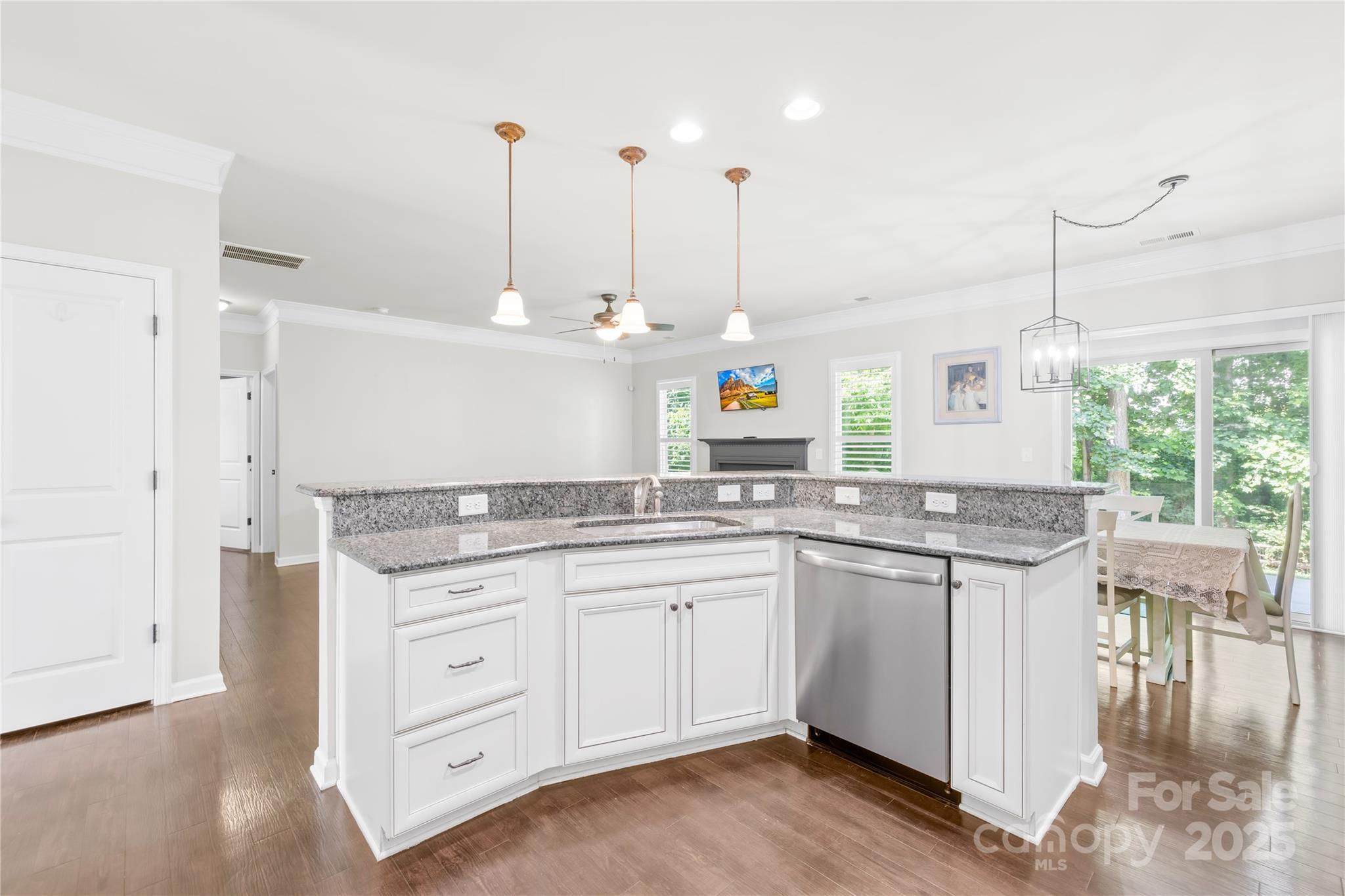 120 Carolinian Drive Property Photo 13