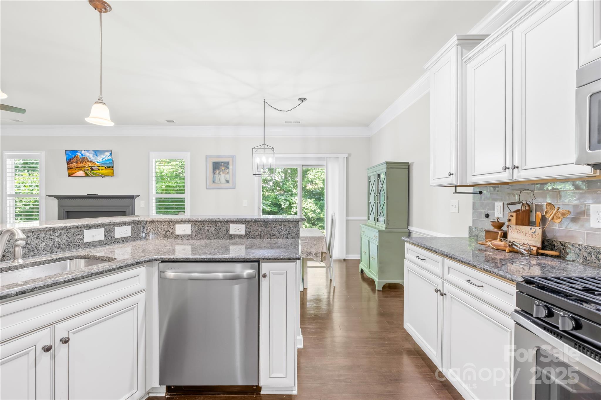 120 Carolinian Drive Property Photo 14