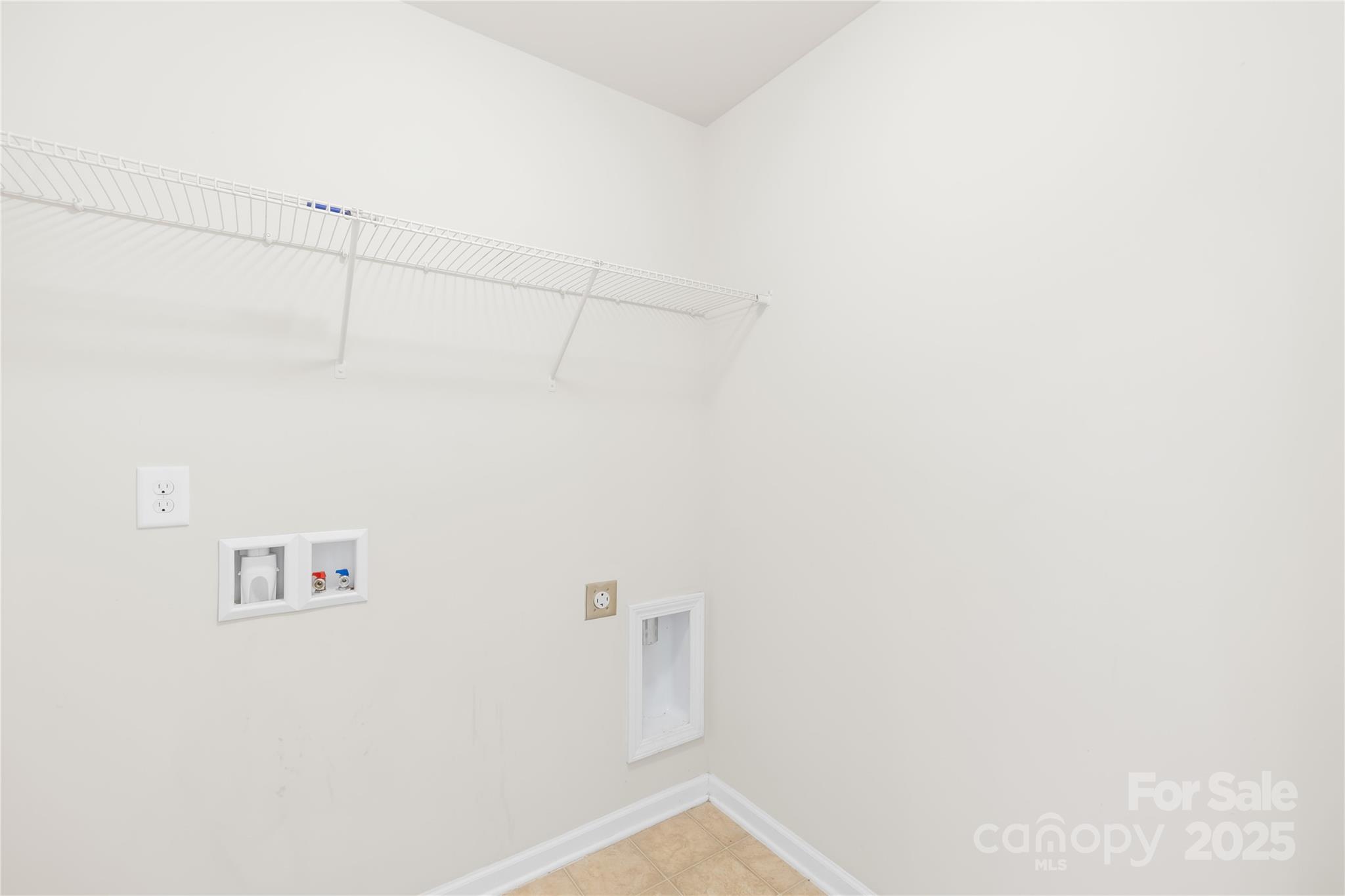 120 Carolinian Drive Property Photo 23