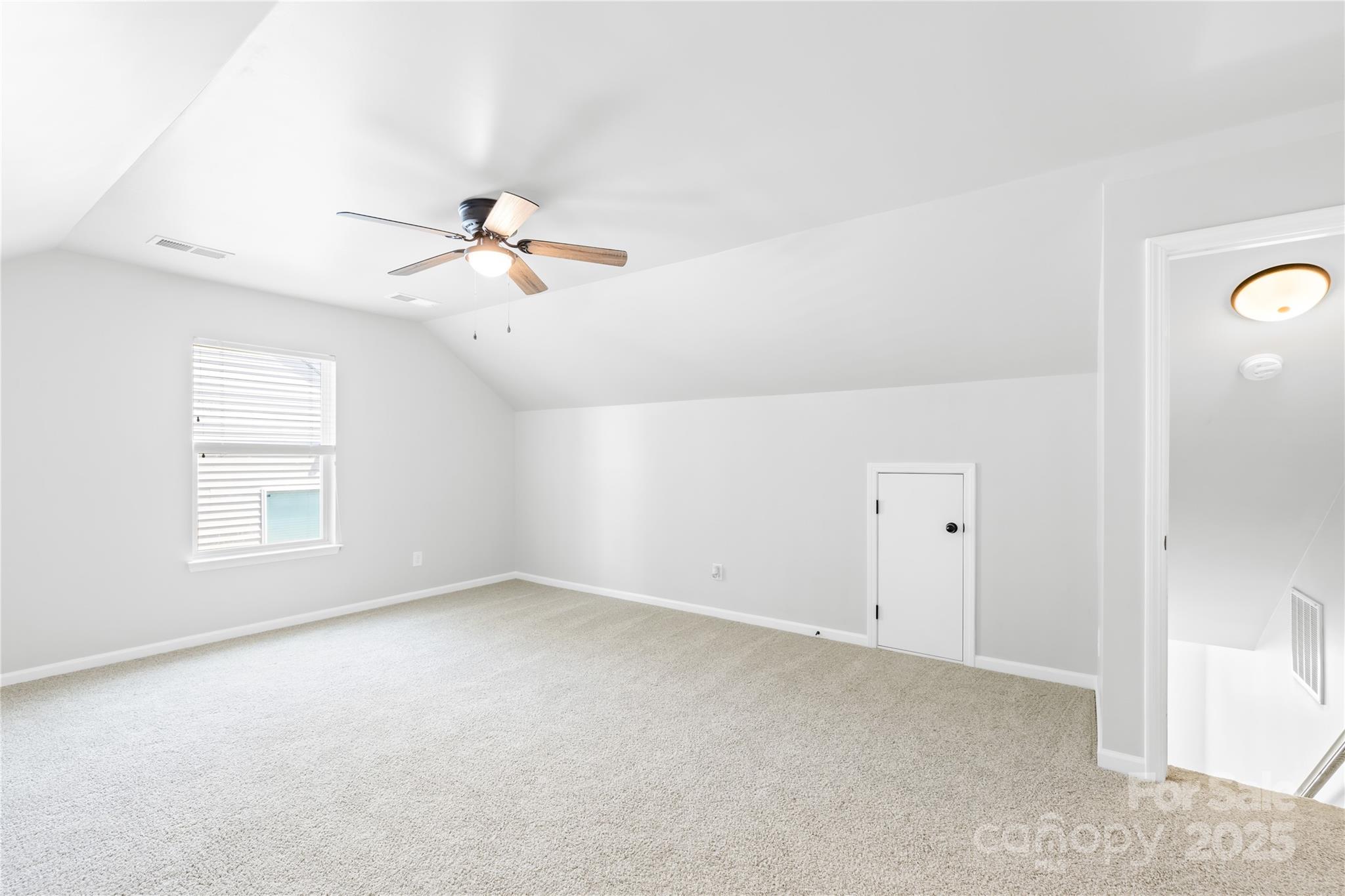 120 Carolinian Drive Property Photo 27