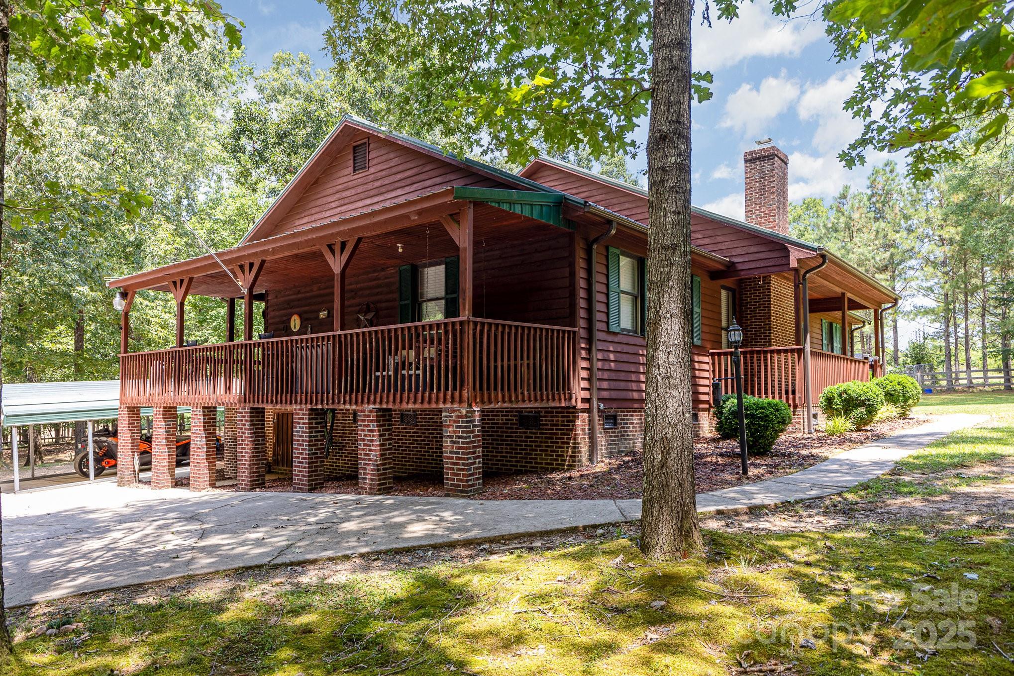 5292 Tice Road Property Photo 2