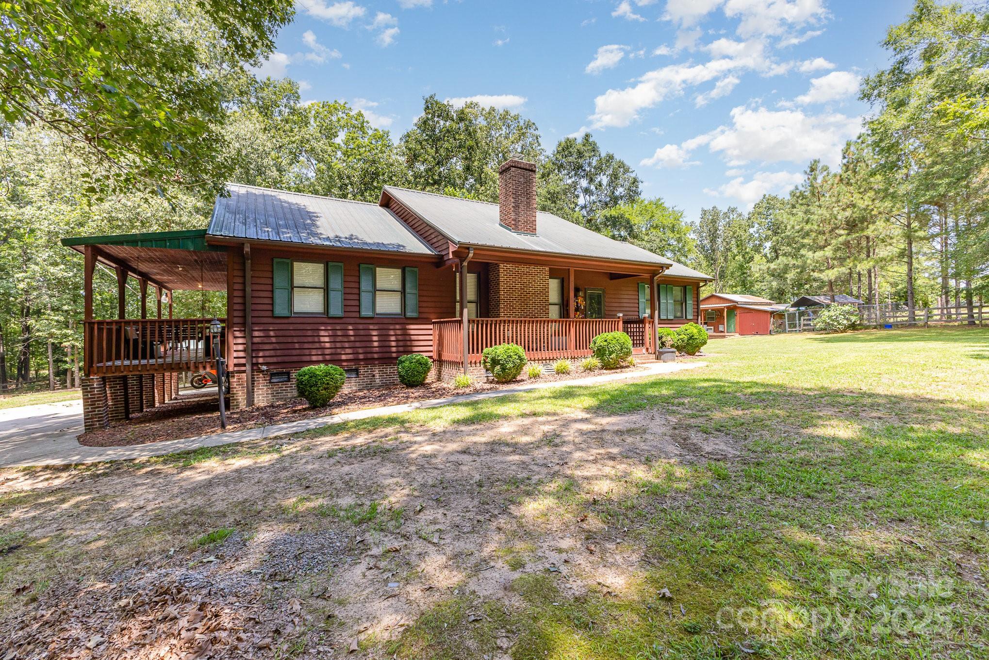 5292 Tice Road Property Photo 3