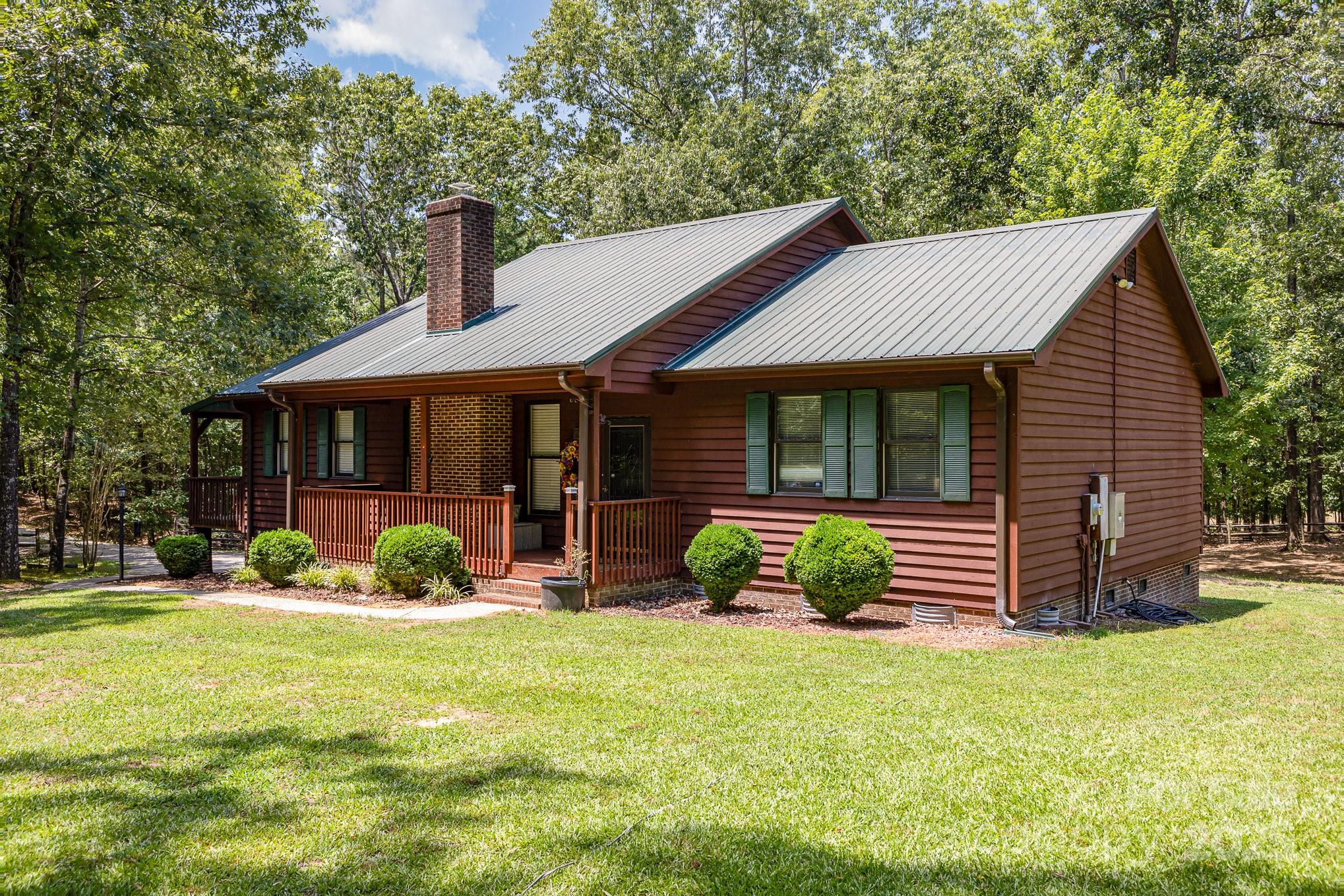 5292 Tice Road Property Photo 5