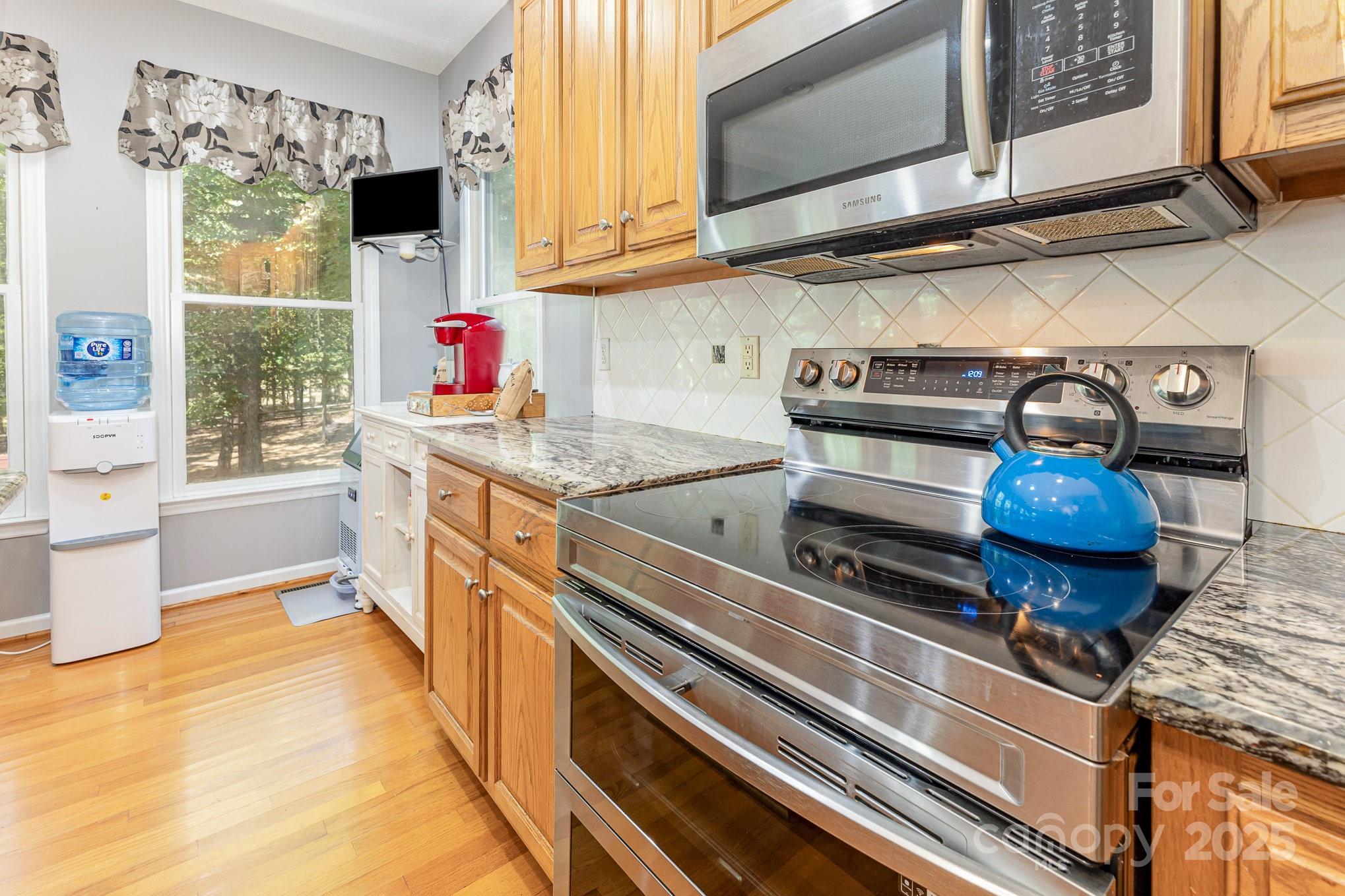 5292 Tice Road Property Photo 16