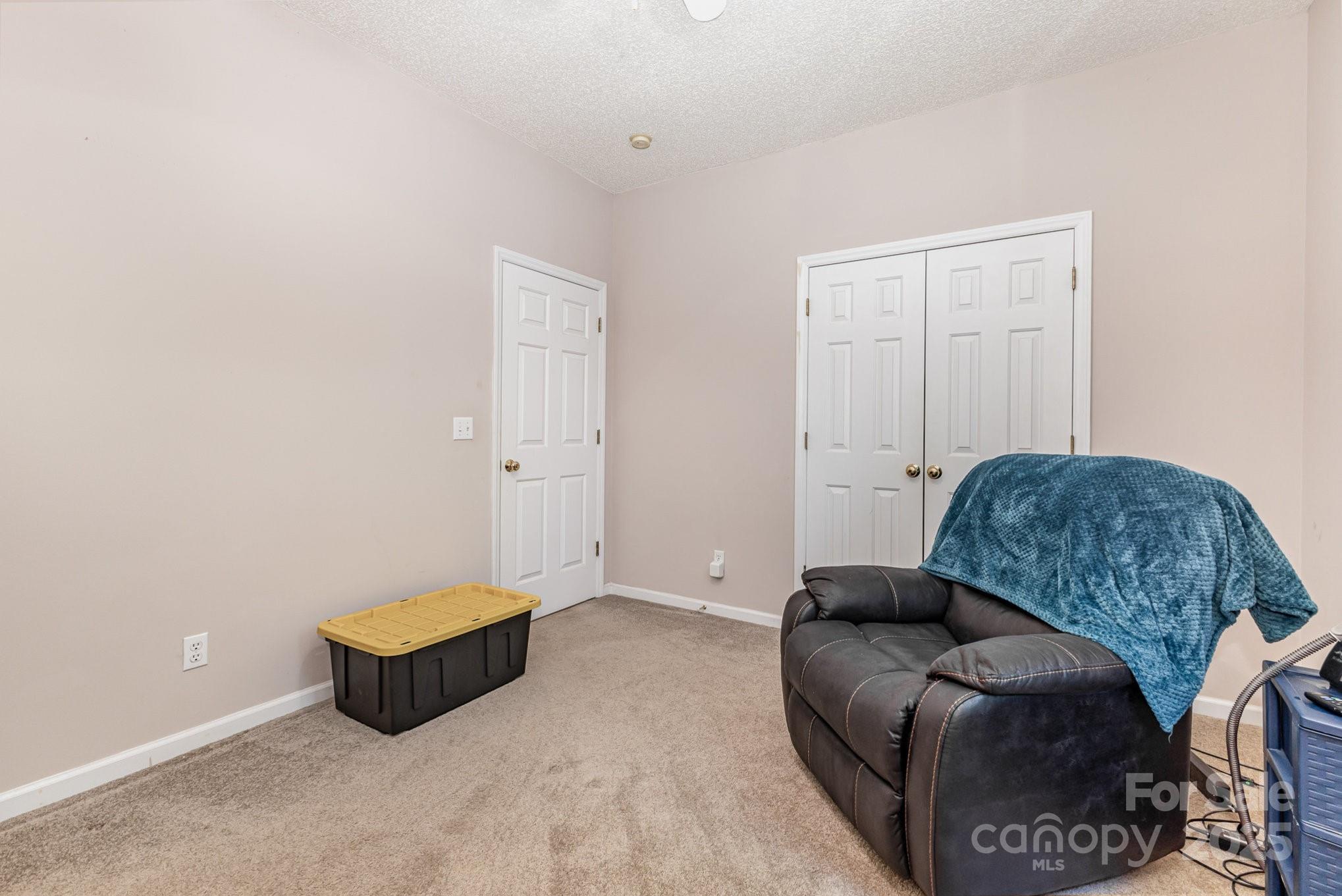 5292 Tice Road Property Photo 18