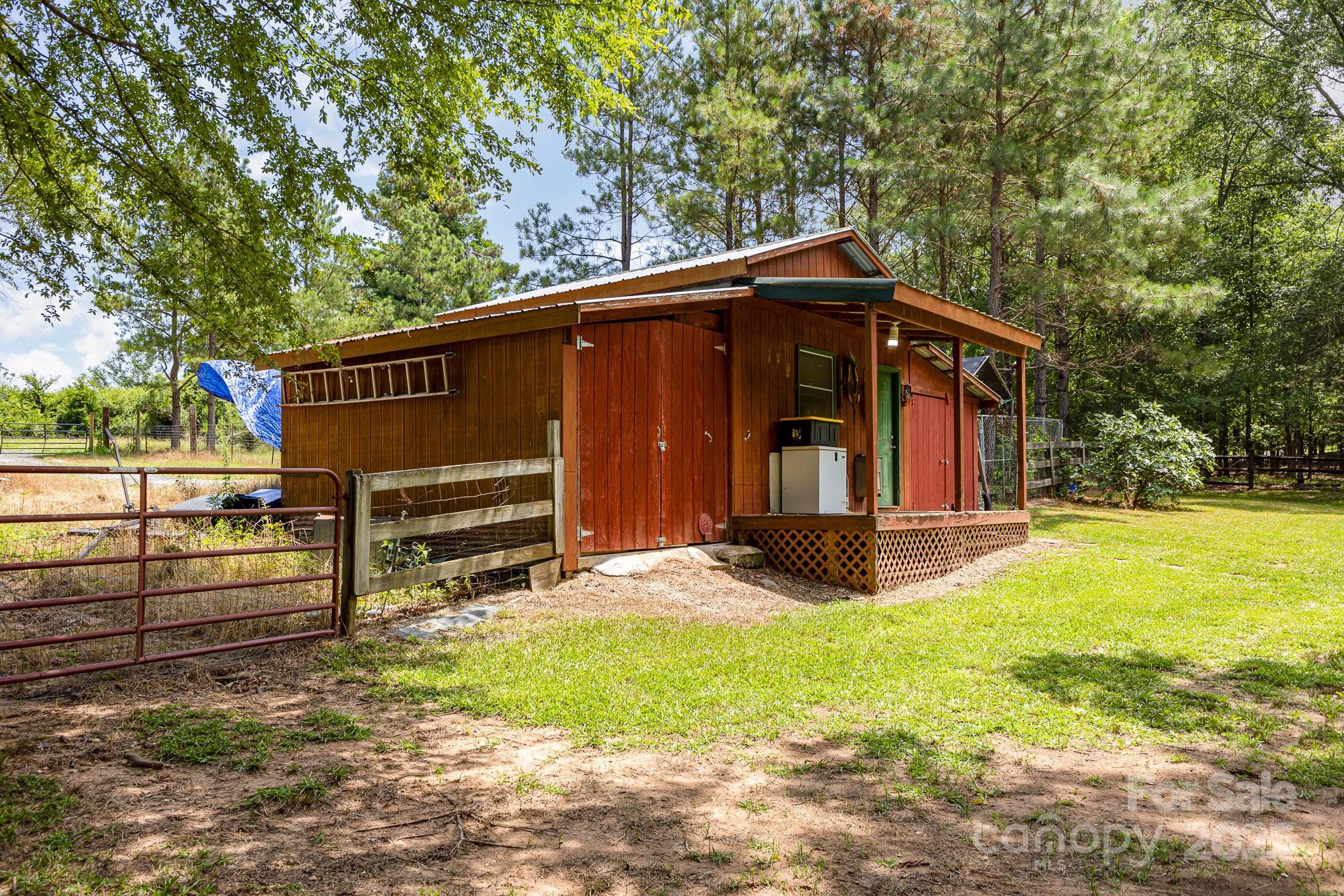 5292 Tice Road Property Photo 34