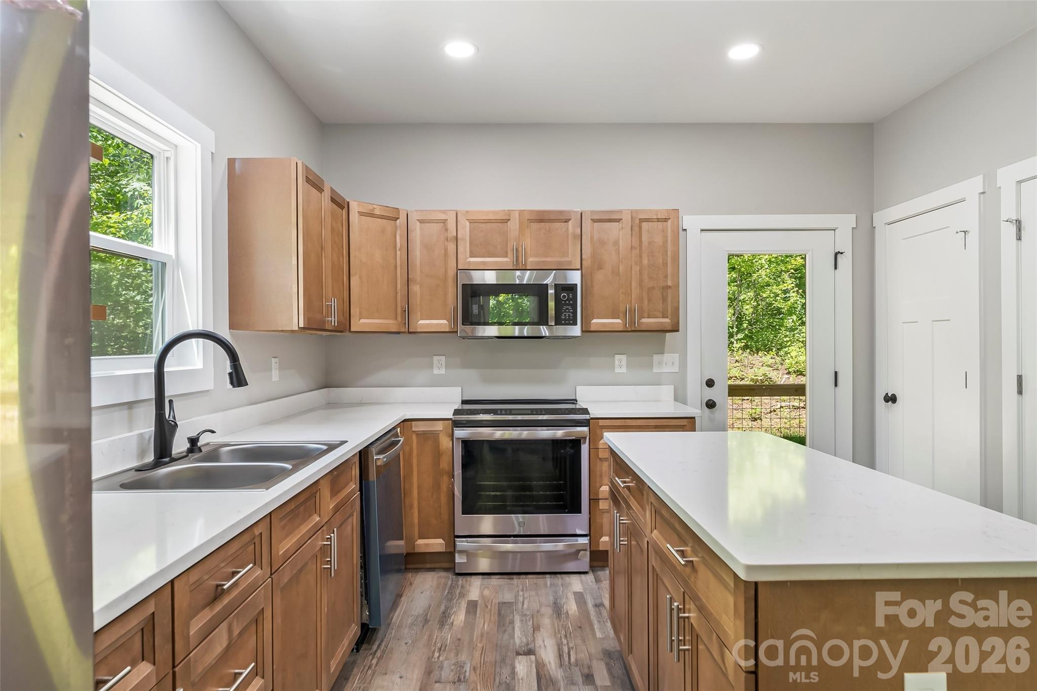 511 Blue Ridge Drive Property Photo 13