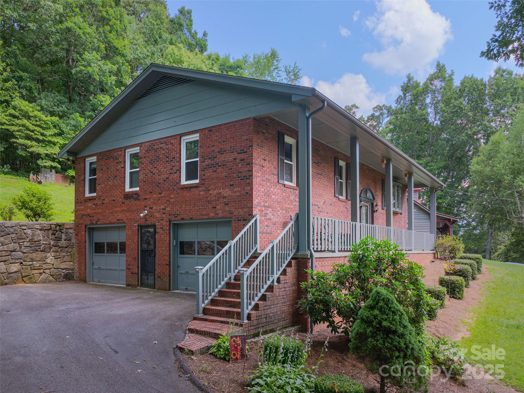 57 Chateau Place Property Photo
