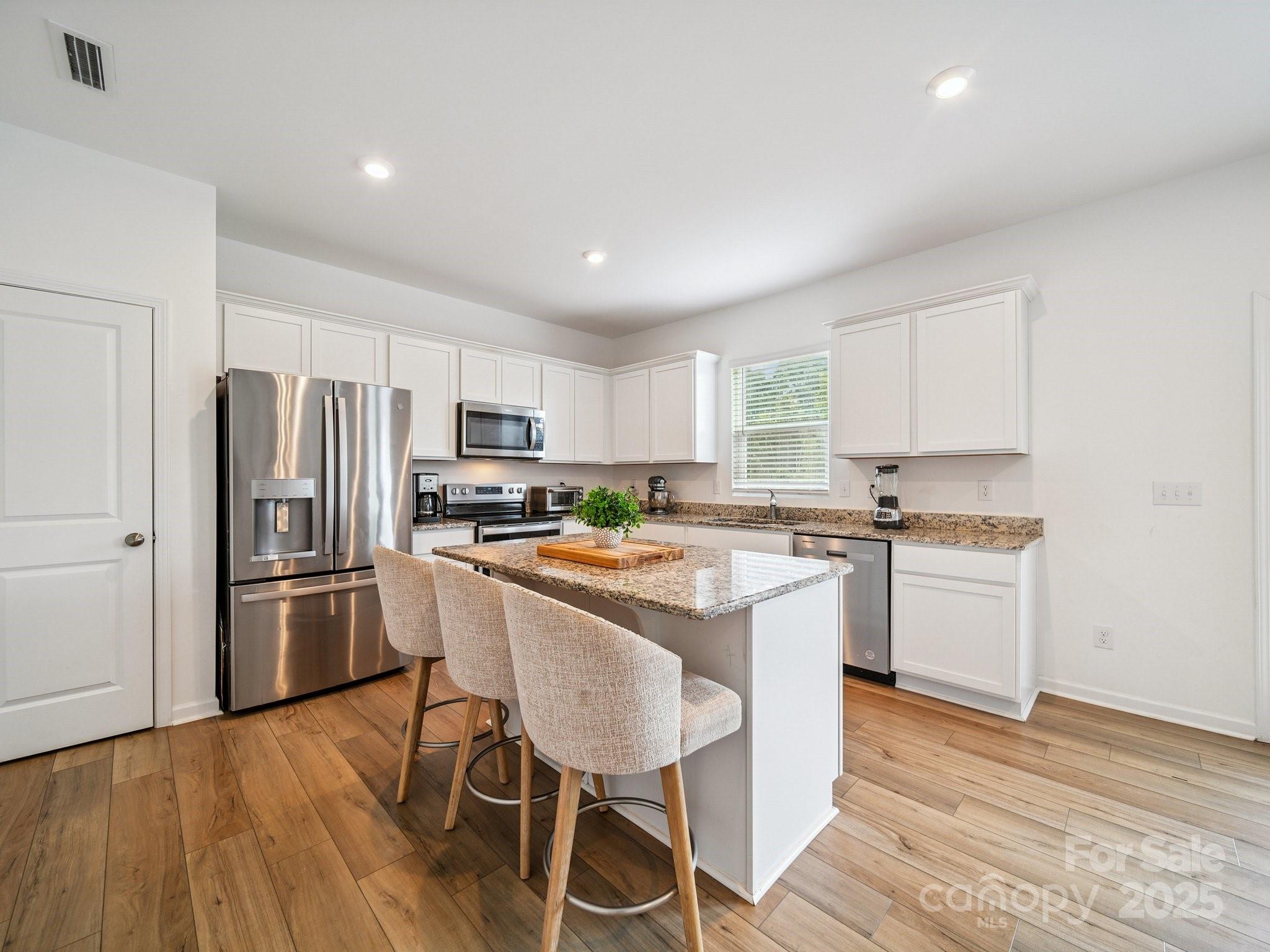3077 Light Ridge Court Property Photo 8