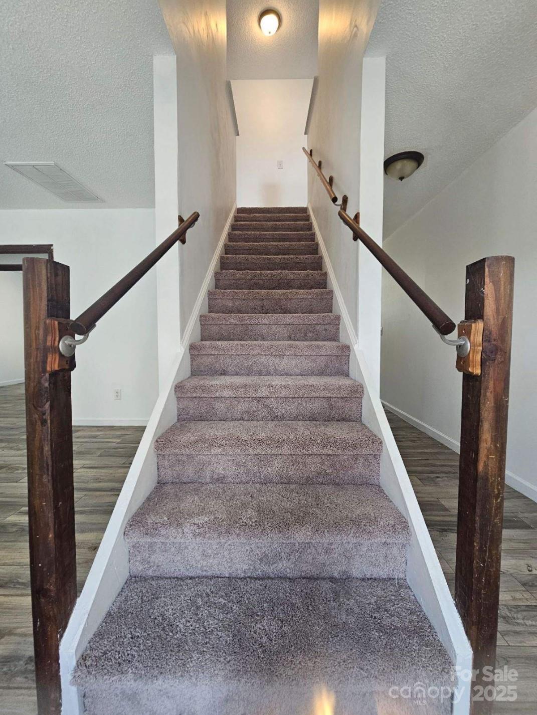 11 Long Glen Court 113 Property Photo 4