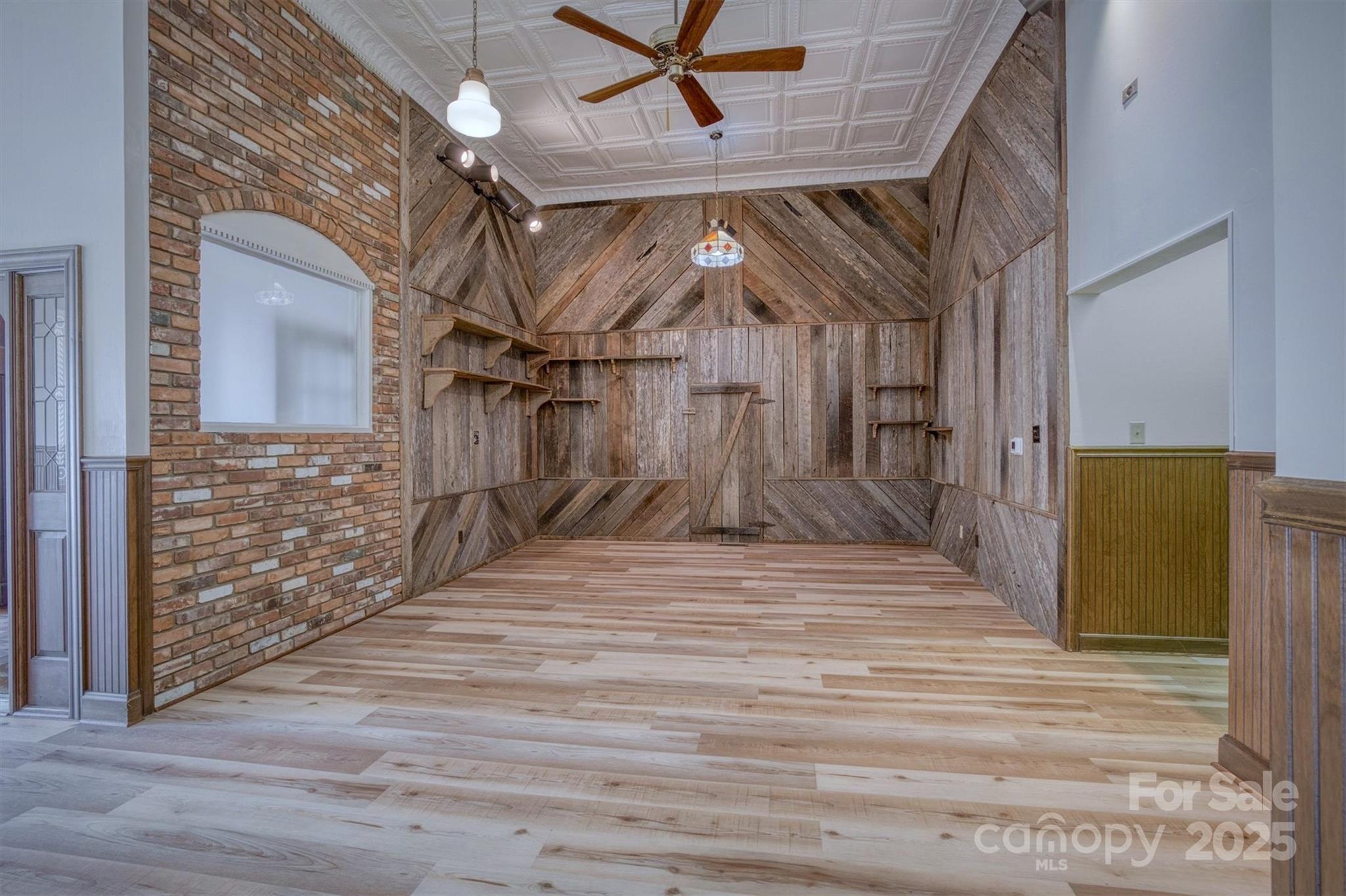 118 Mulberry Street Property Photo 32