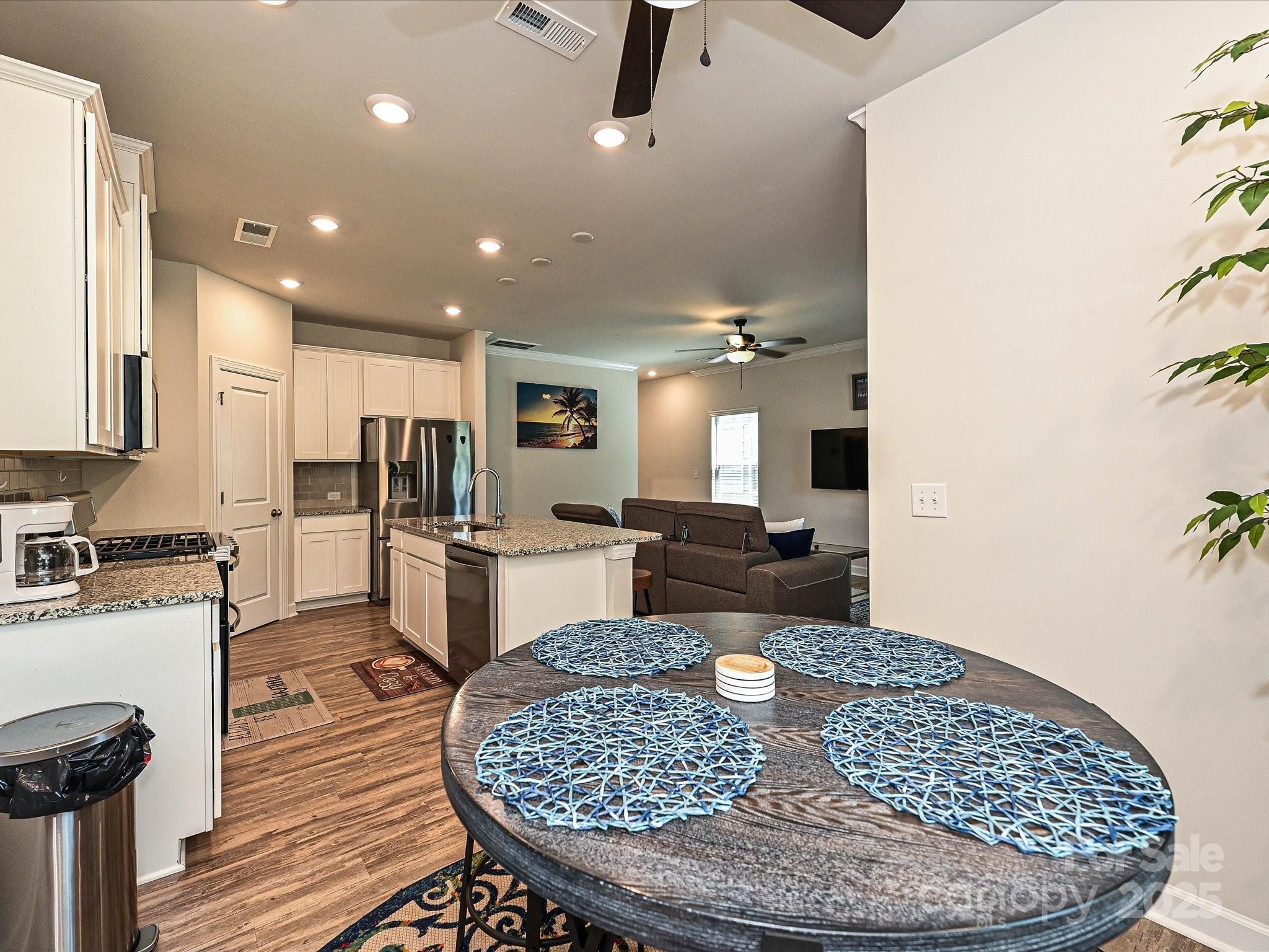 11807 Midnight Way Property Photo 10