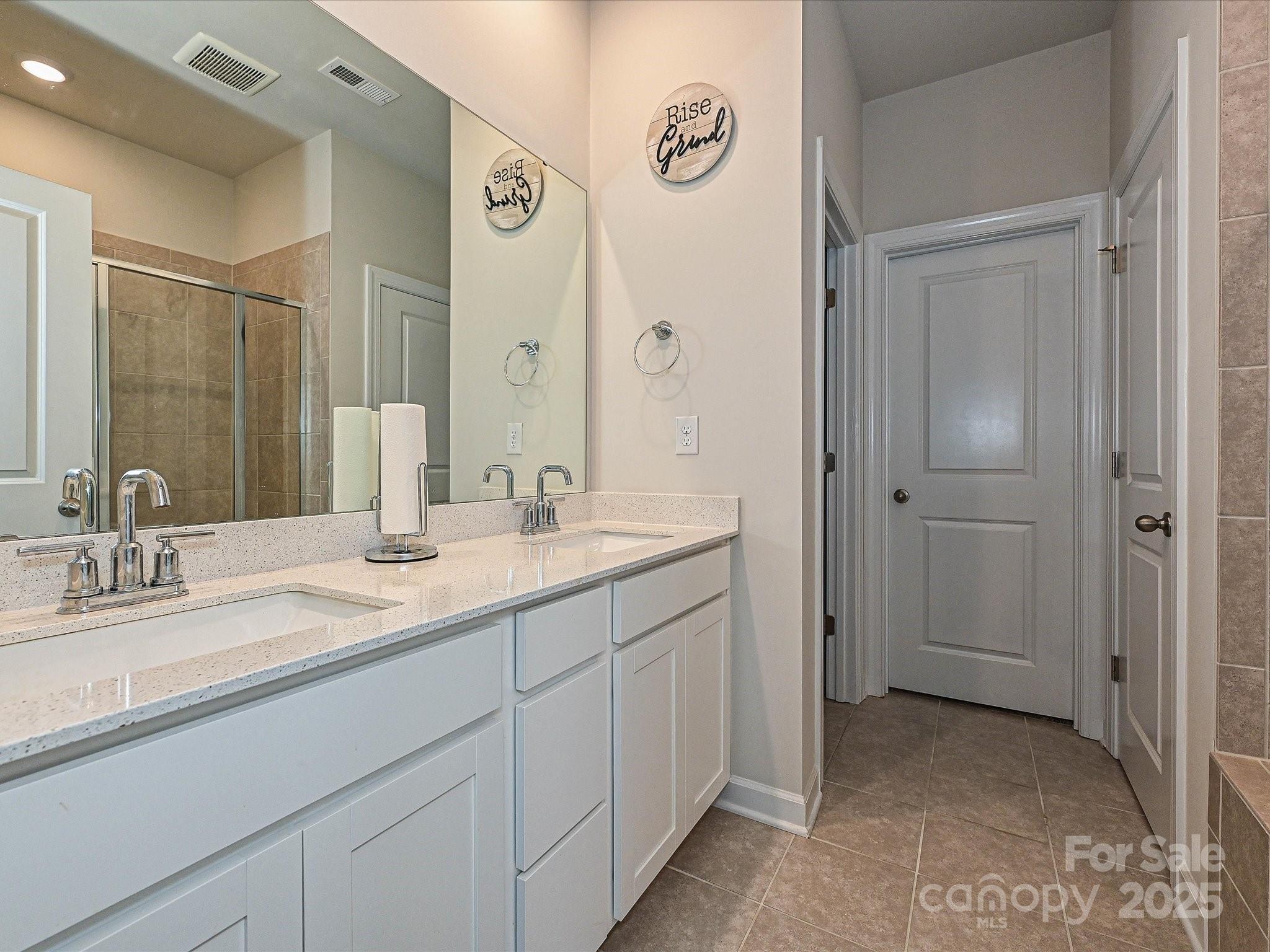 11807 Midnight Way Property Photo 15