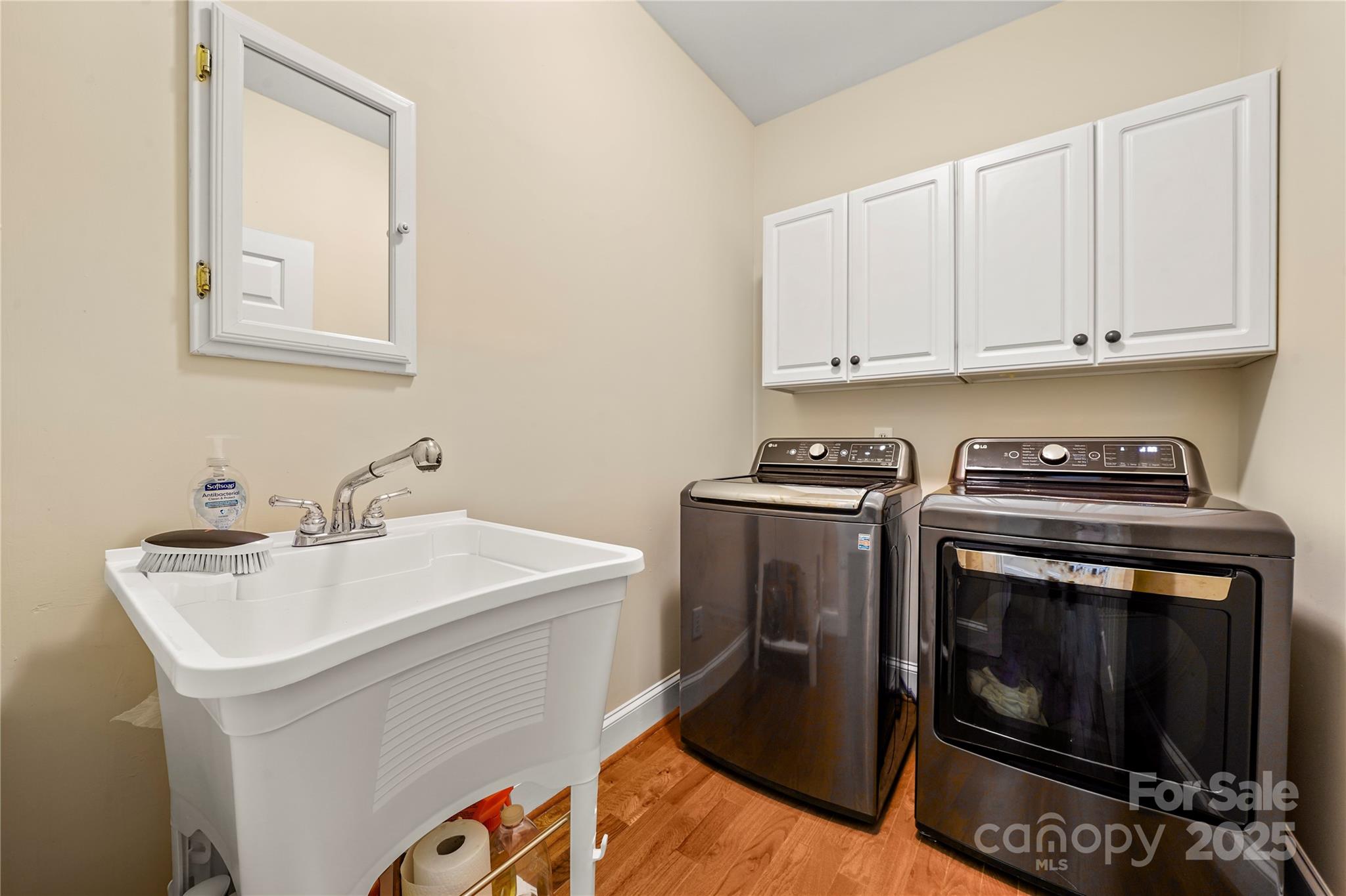 8173 Shannon Woods Lane Property Photo 23