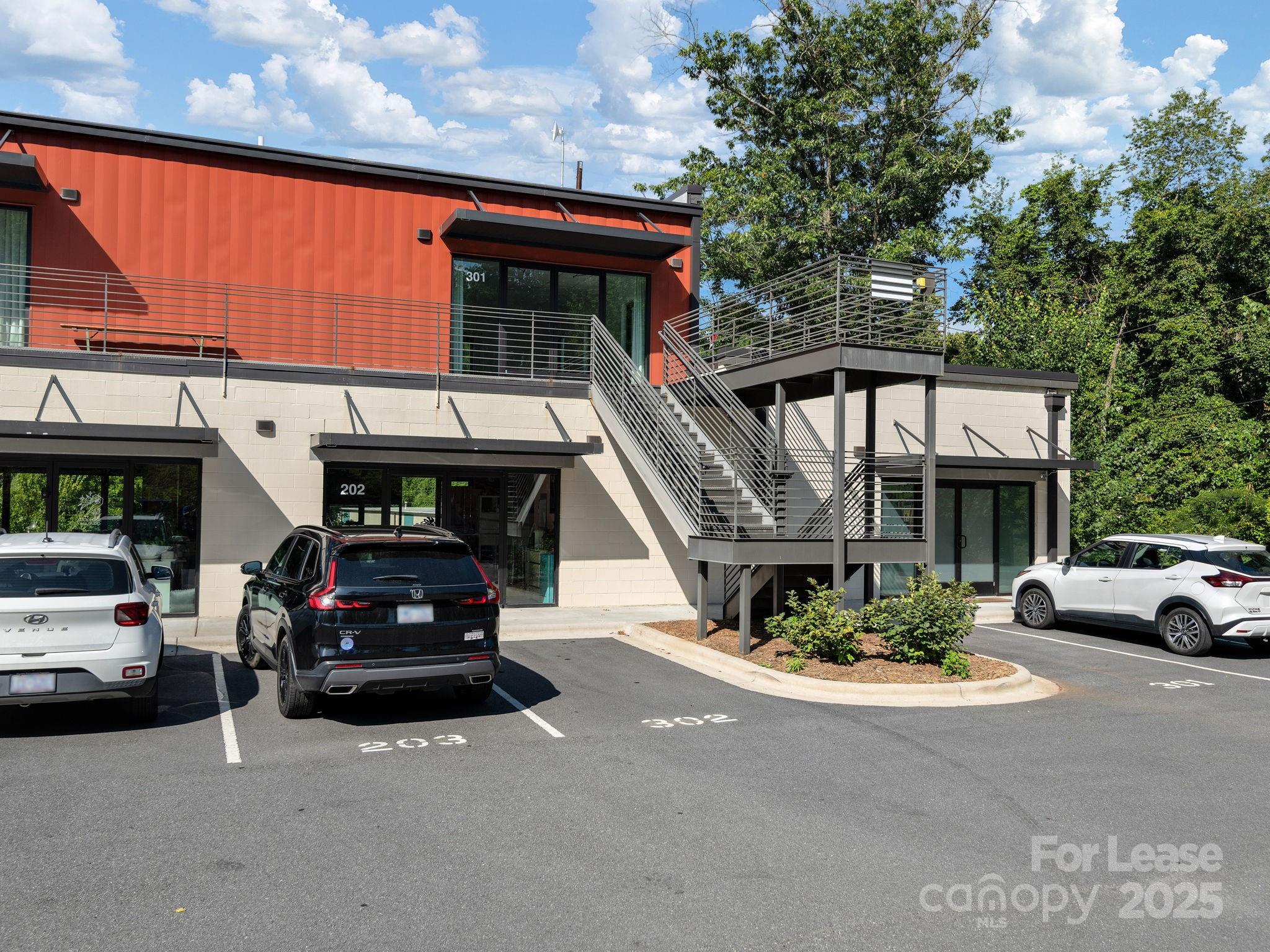 76 Glendale Avenue 106 Property Photo 2