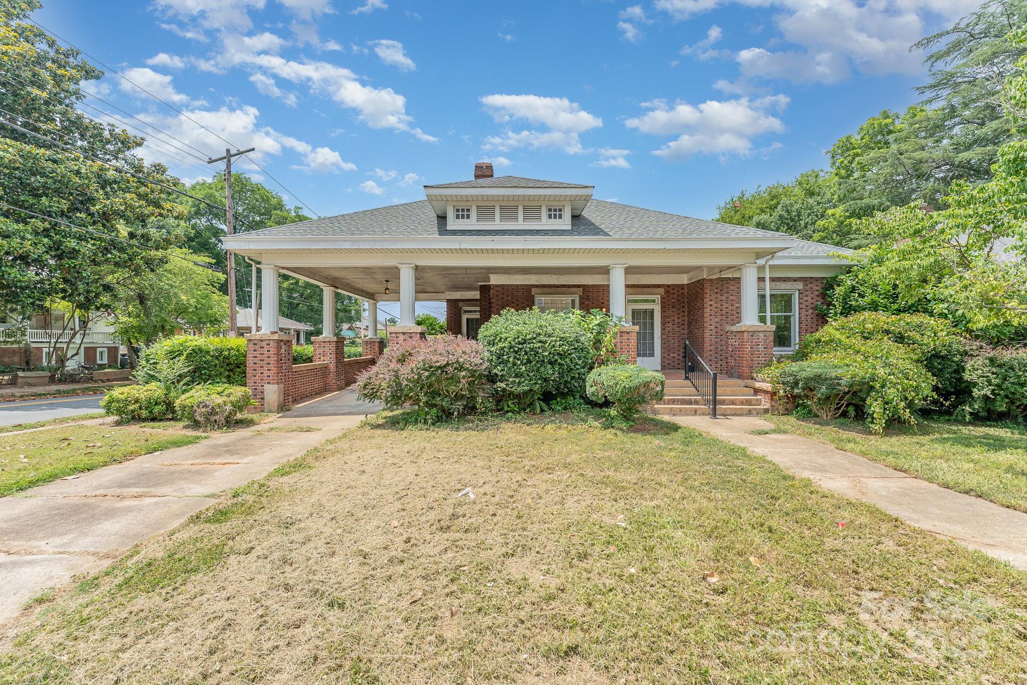 330 S Ellis Street Property Photo 12
