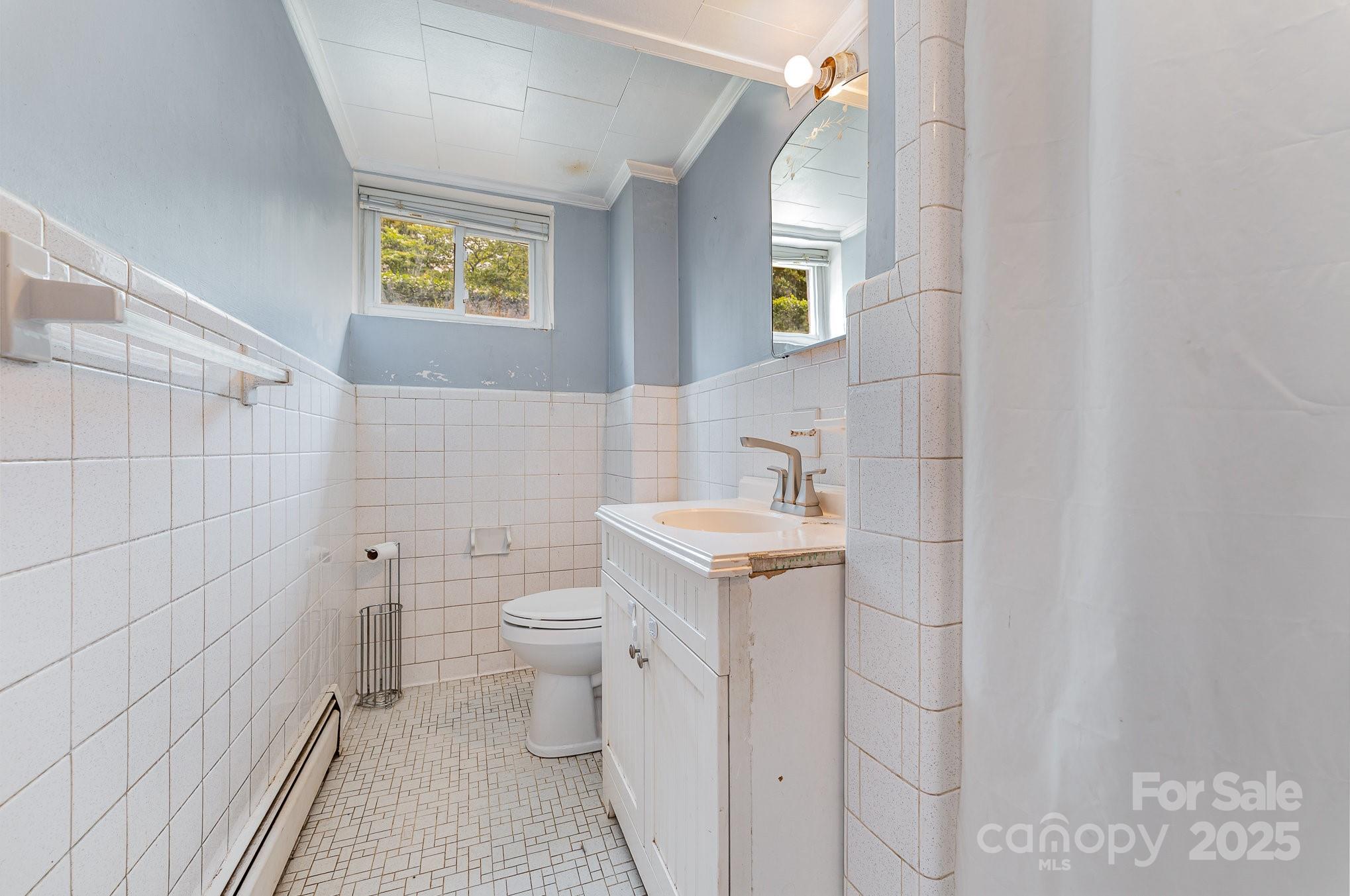 330 S Ellis Street Property Photo 13