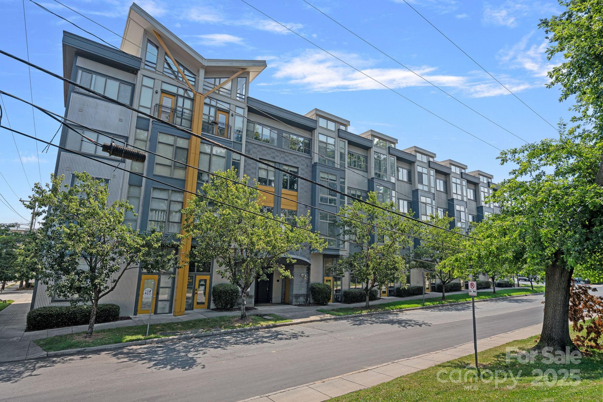 514 W 10th Street 302 Property Photo 14
