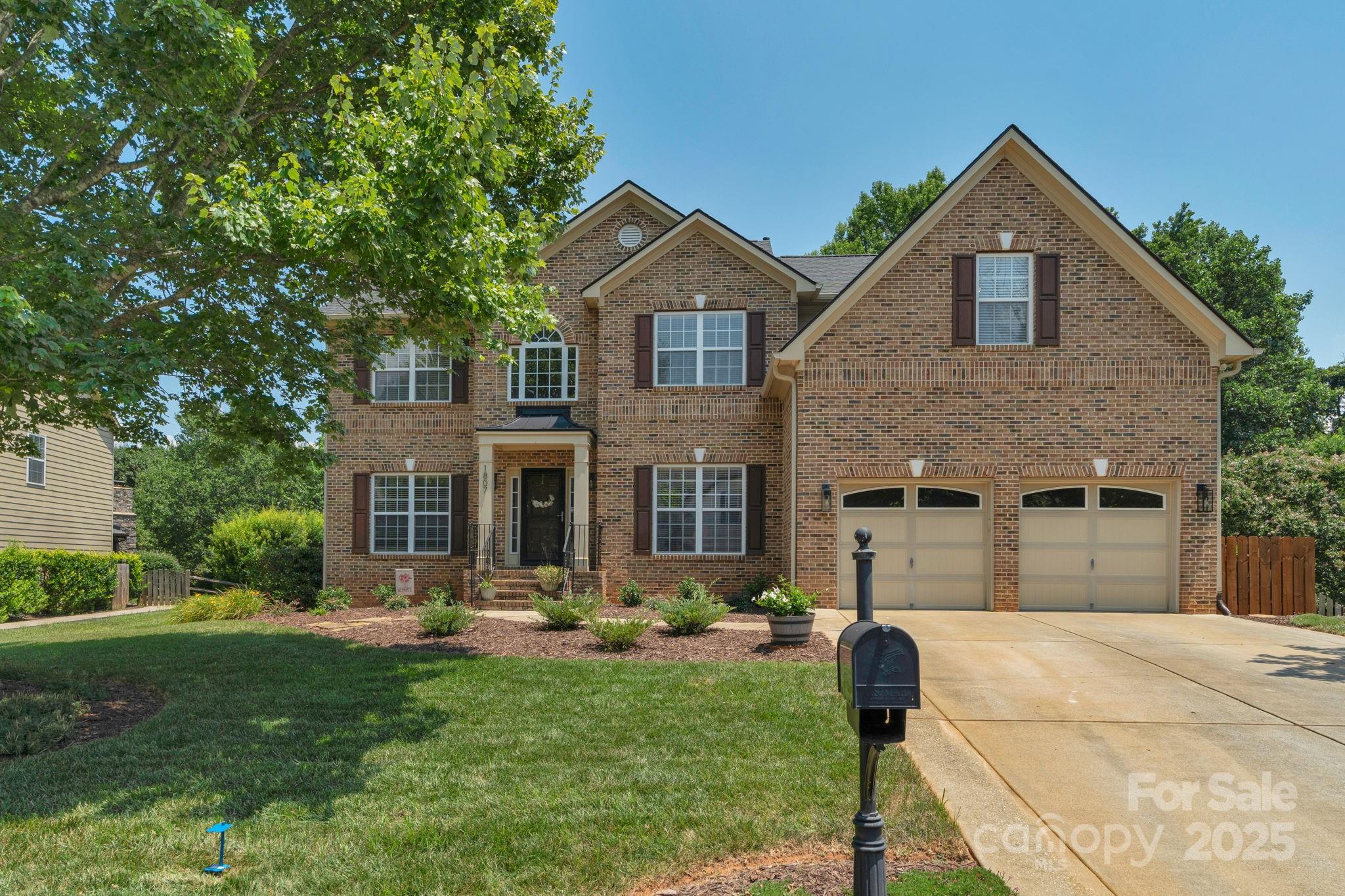 1807 Robbins Meadows Drive Property Photo 1