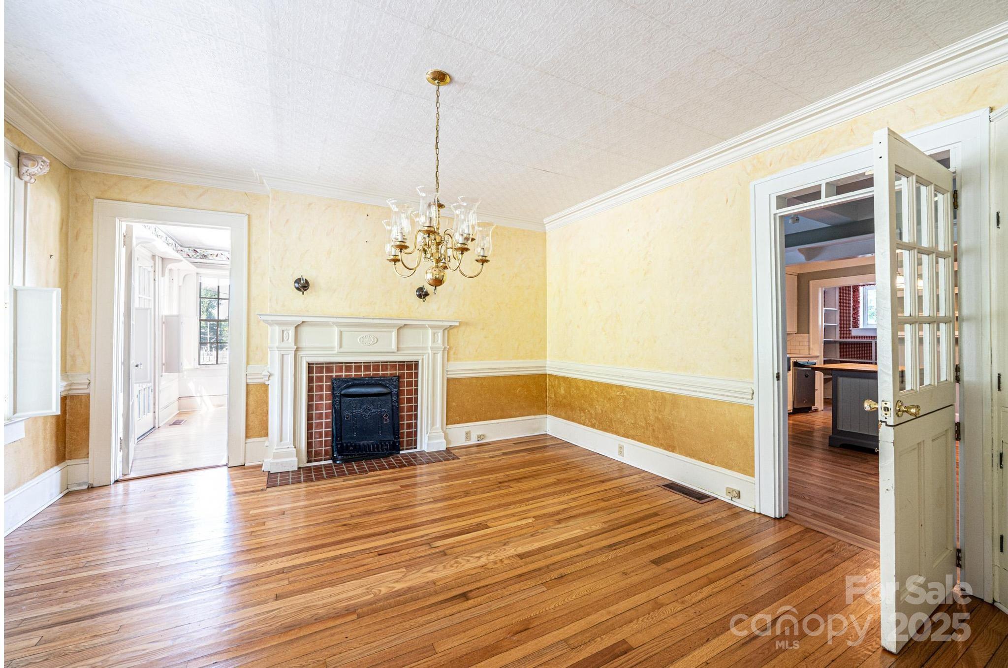 1010 College Avenue Property Photo 8