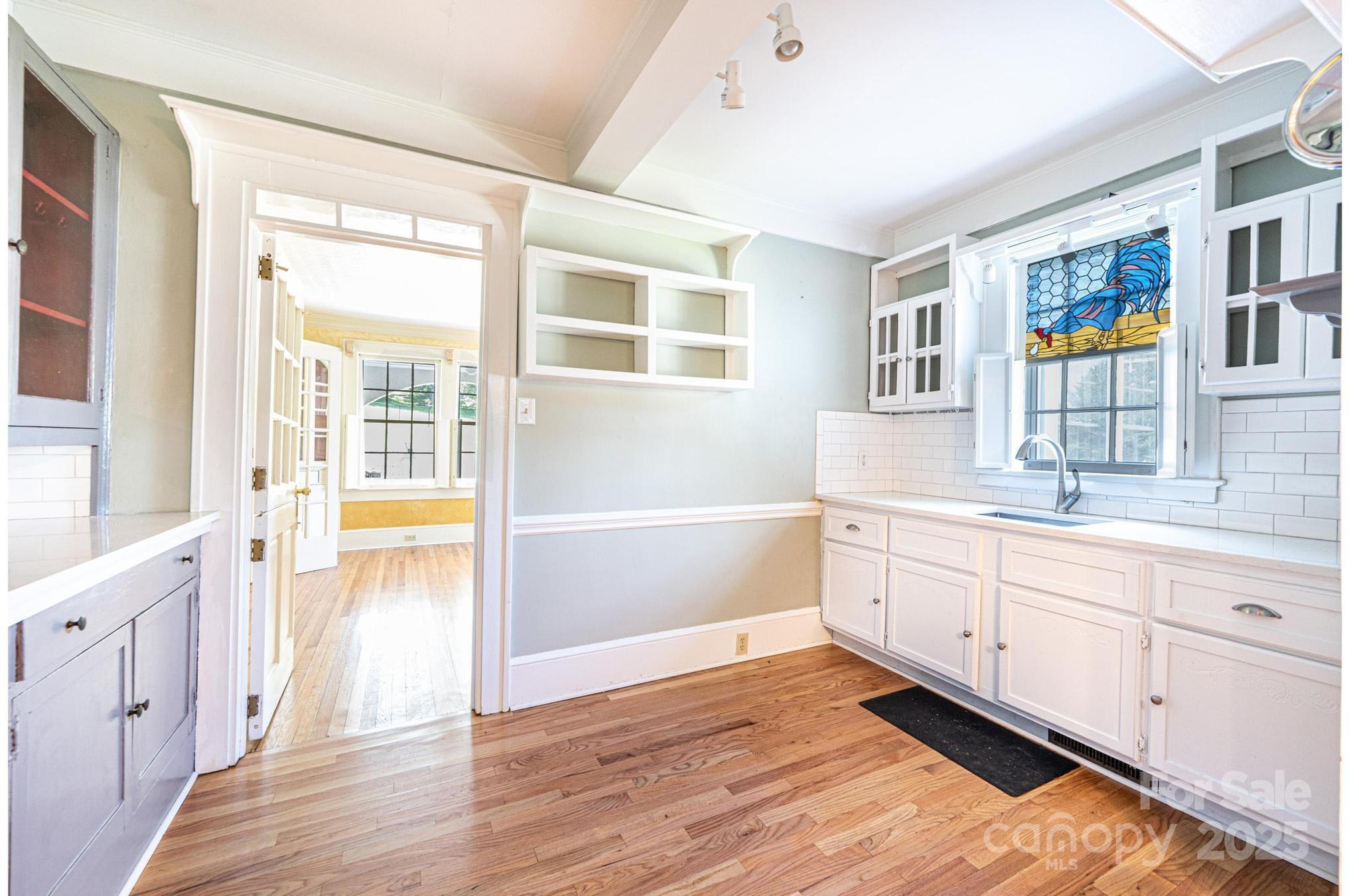 1010 College Avenue Property Photo 11