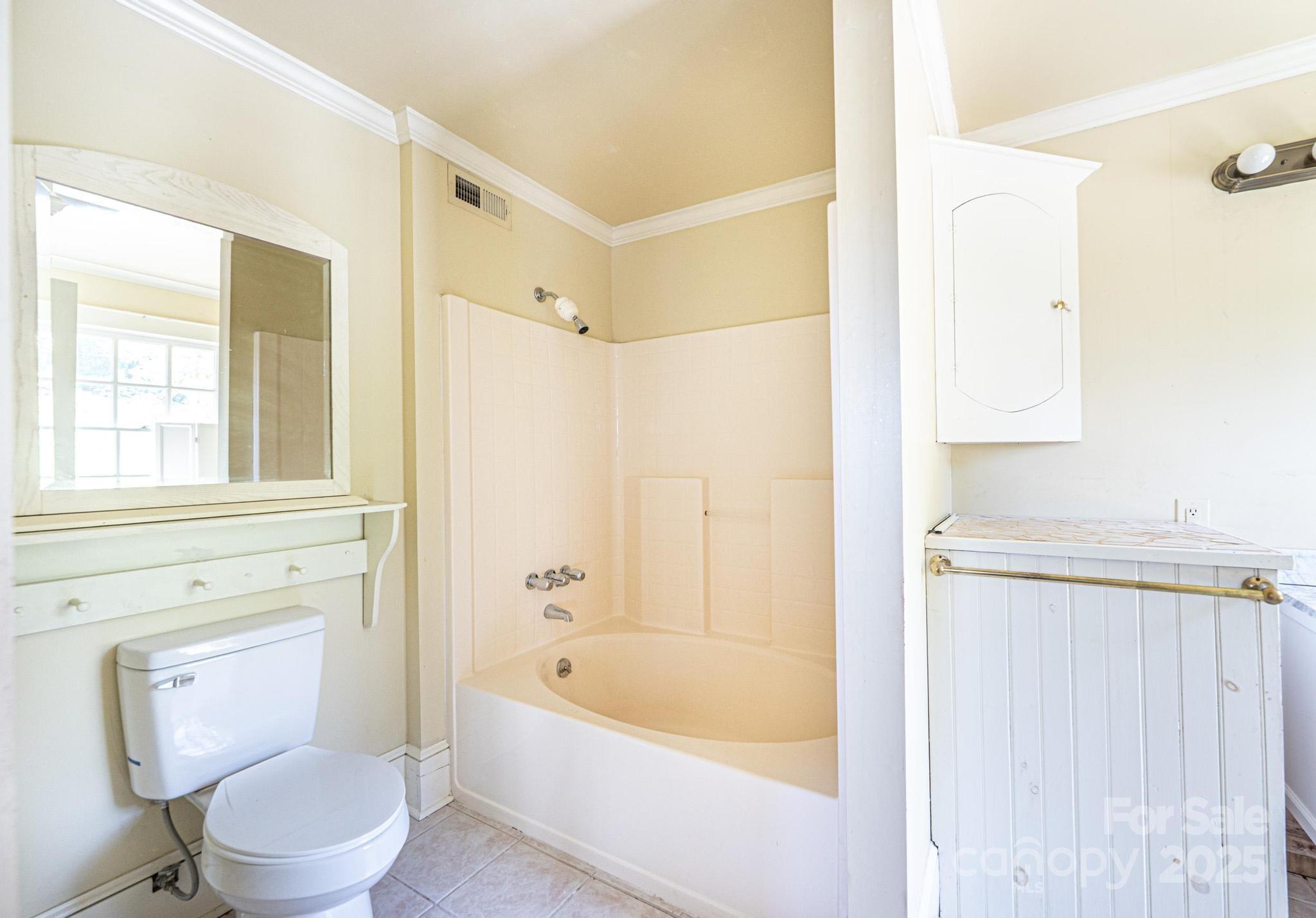 1010 College Avenue Property Photo 28