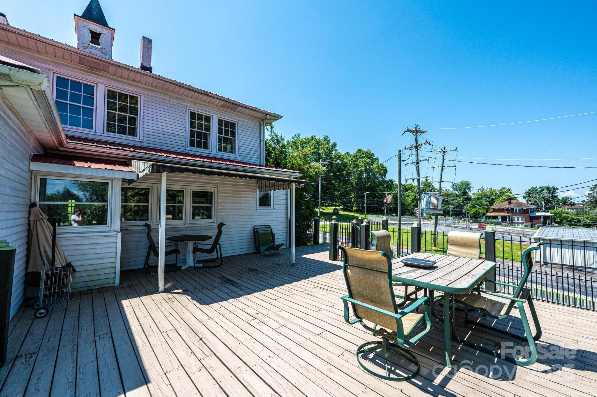 1010 College Avenue Property Photo 32