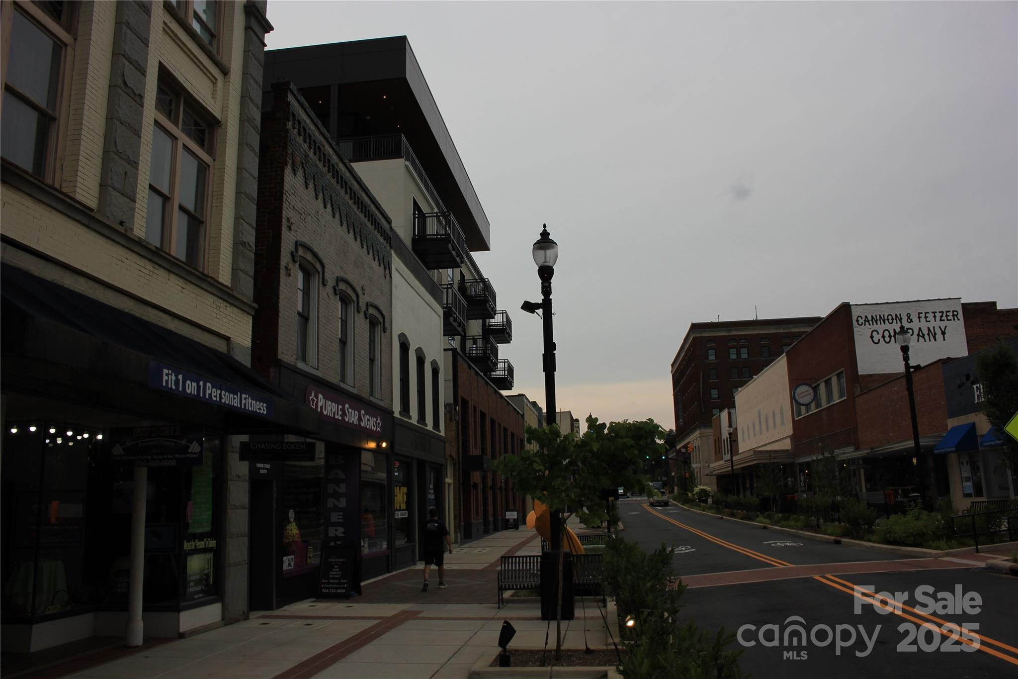 569 Union Street Property Photo 41