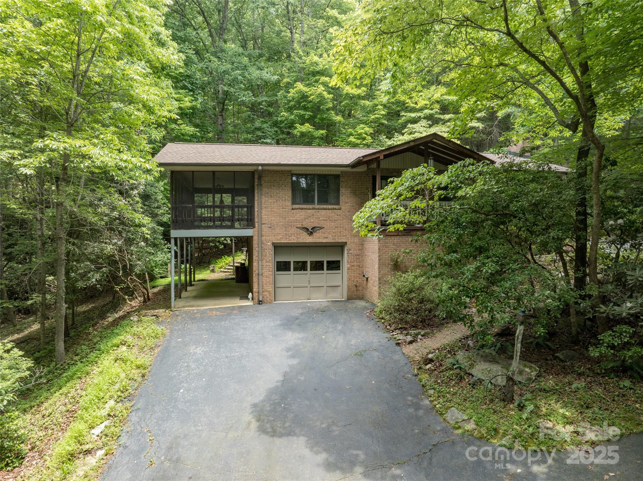 2344 Valencia Drive Property Photo 1