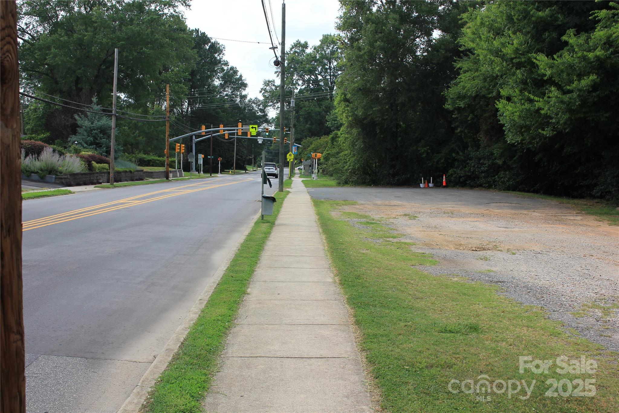 571 Union Street Property Photo 1