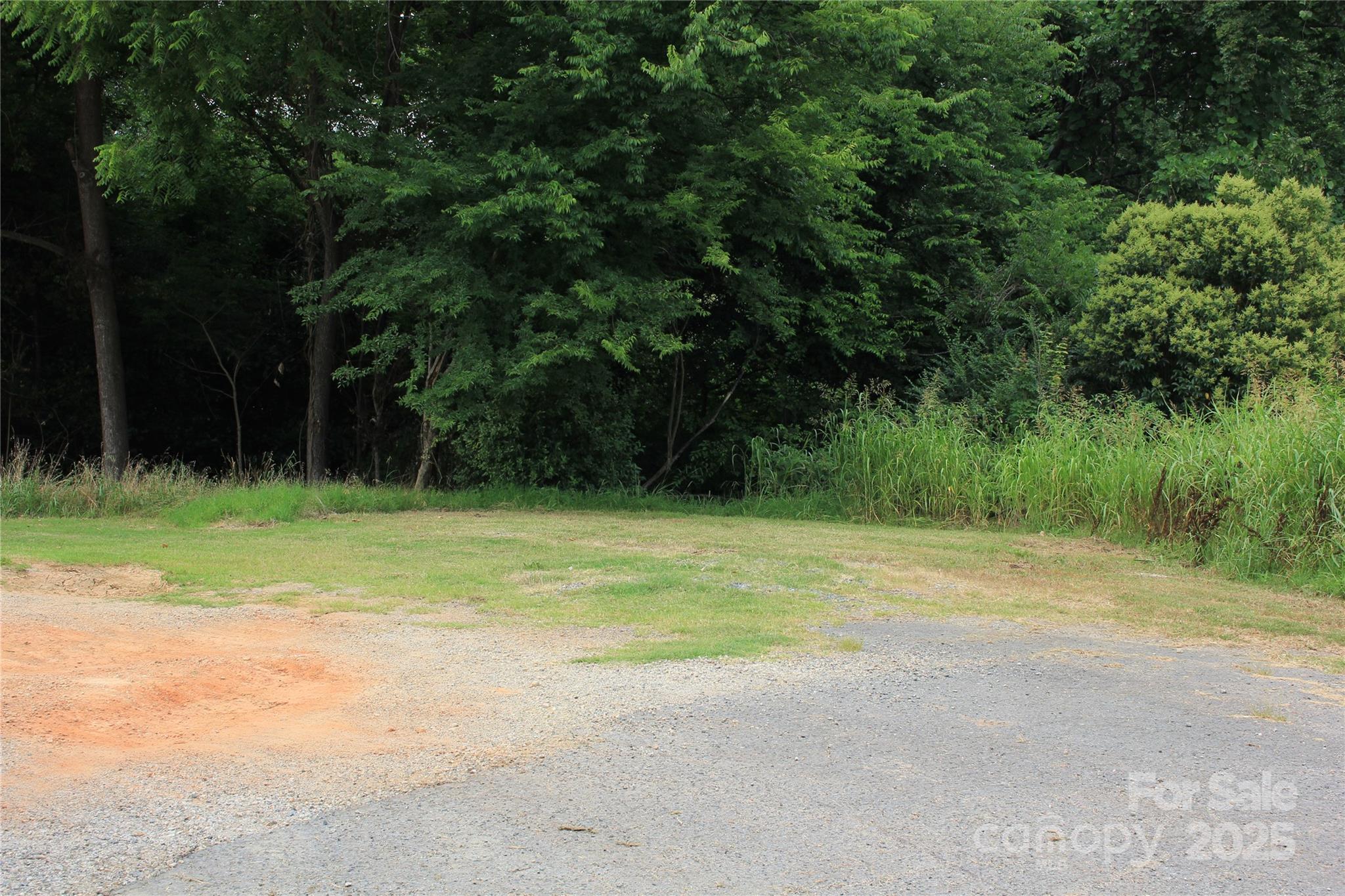 571 Union Street Property Photo 4