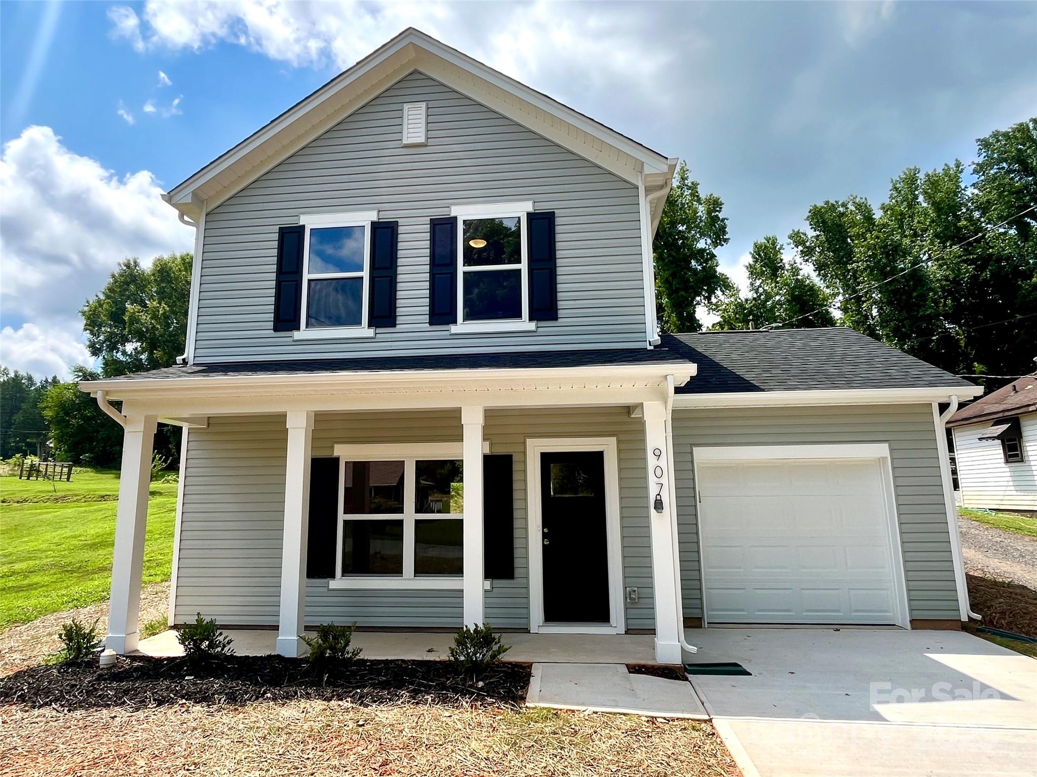 907 W Georgia Avenue Property Photo 1