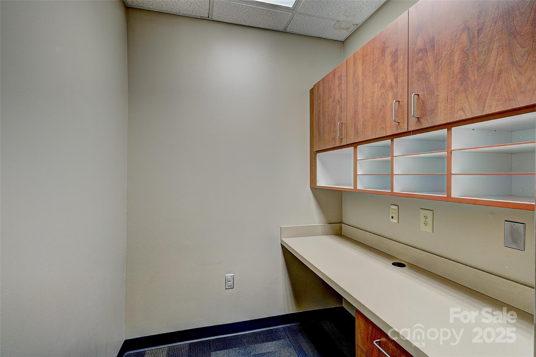 112 S Oak Street Property Photo 6