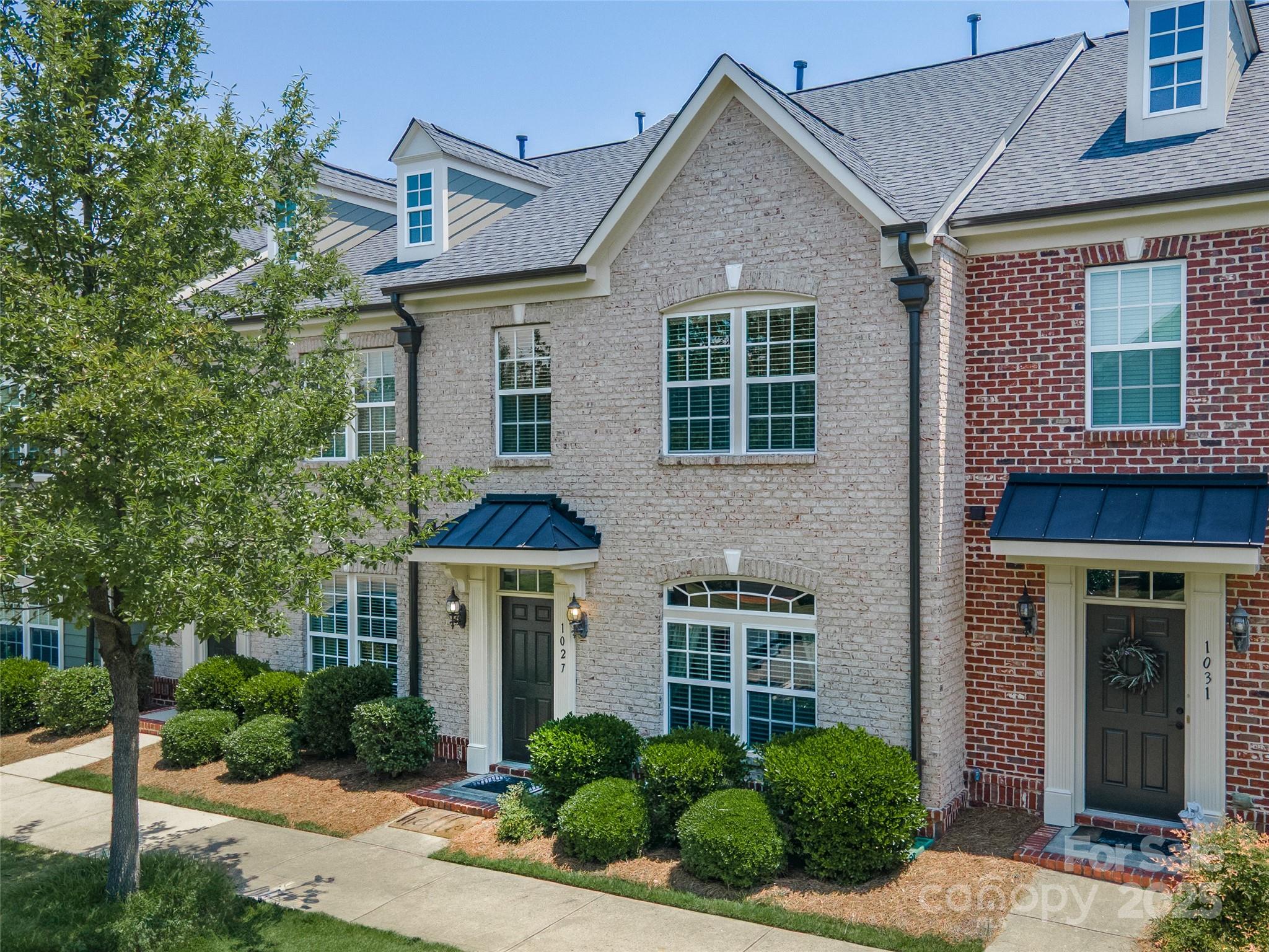 1027 Writers Way Property Photo 1