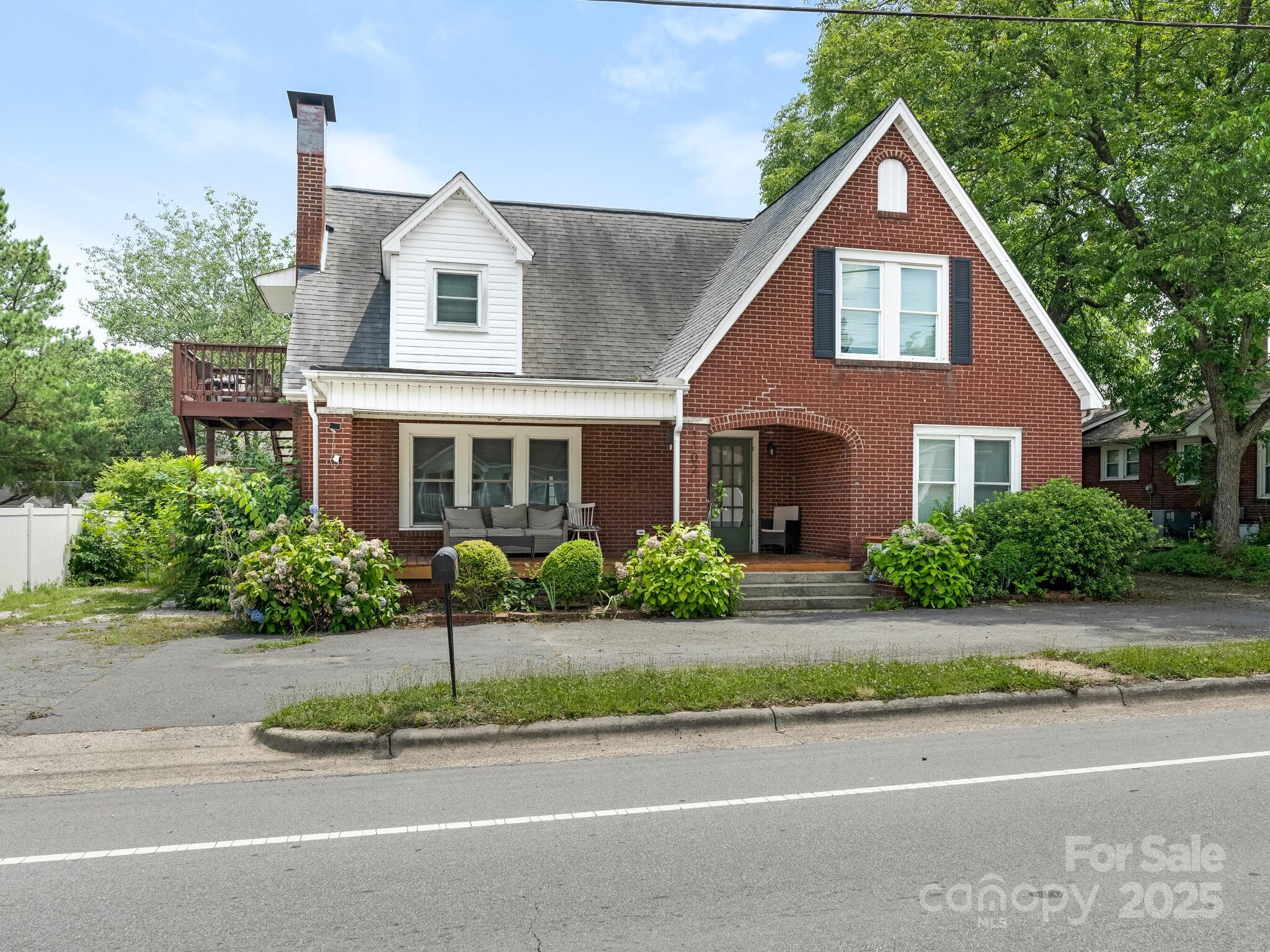 1102 Lane Street Property Photo 1