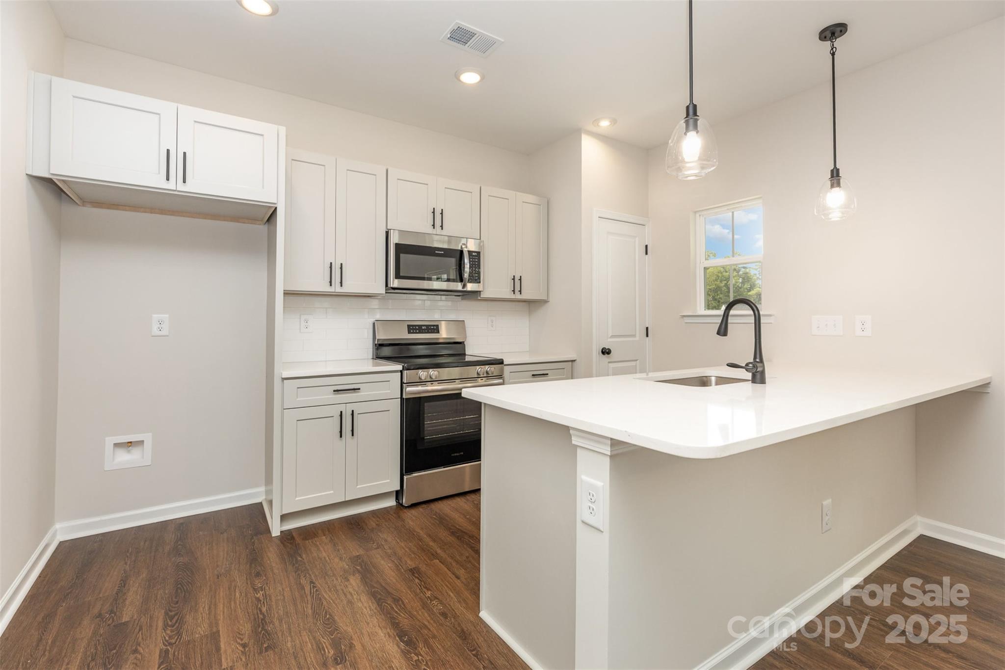 2063 Sadler Woods Lane Property Photo 4