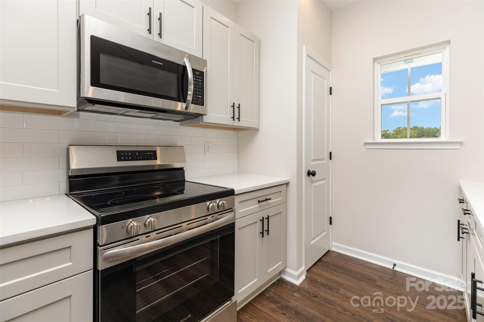 2063 Sadler Woods Lane Property Photo 6