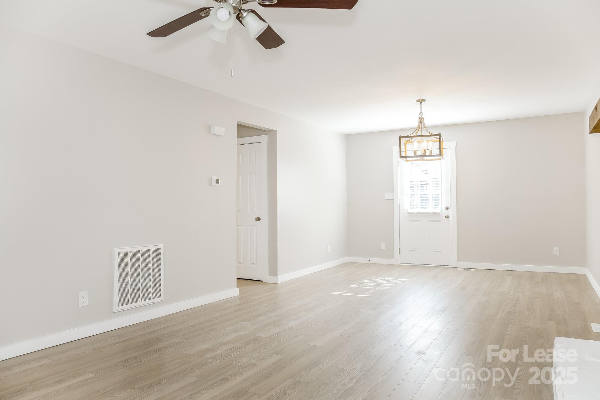 11417 Park Road Property Photo 4