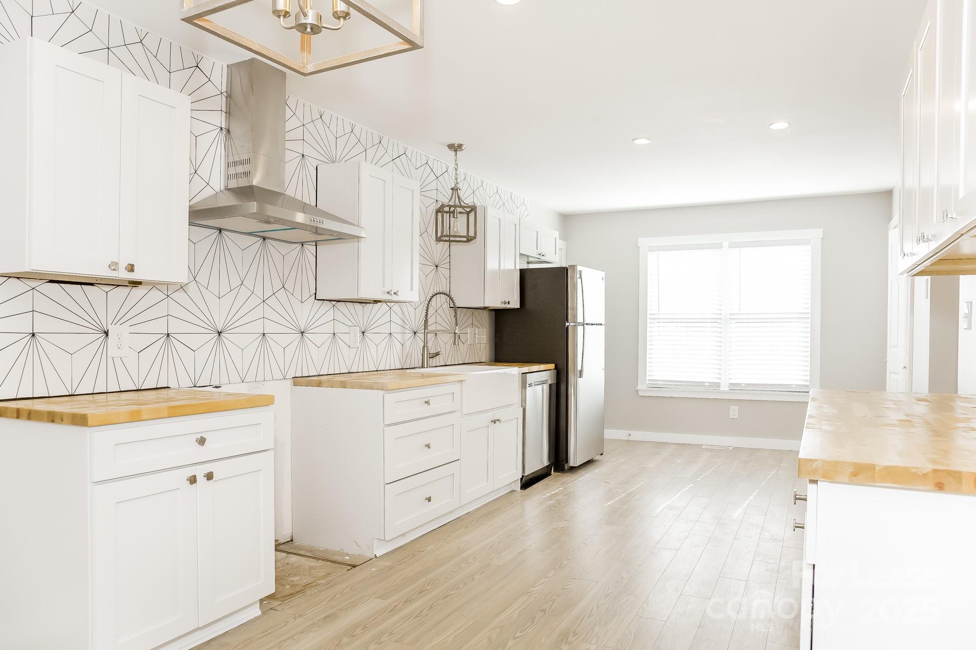 11417 Park Road Property Photo 7