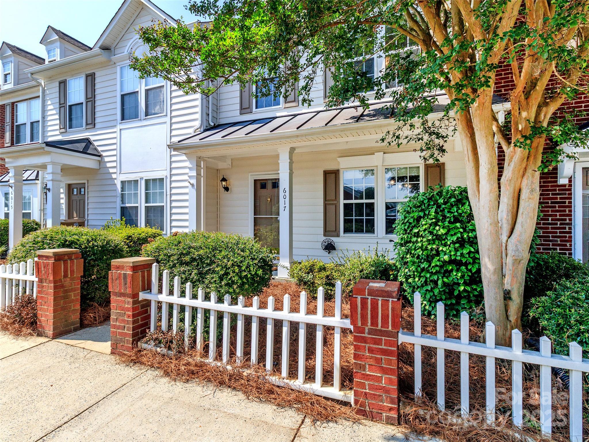 6017 Creft Circle Property Photo 3